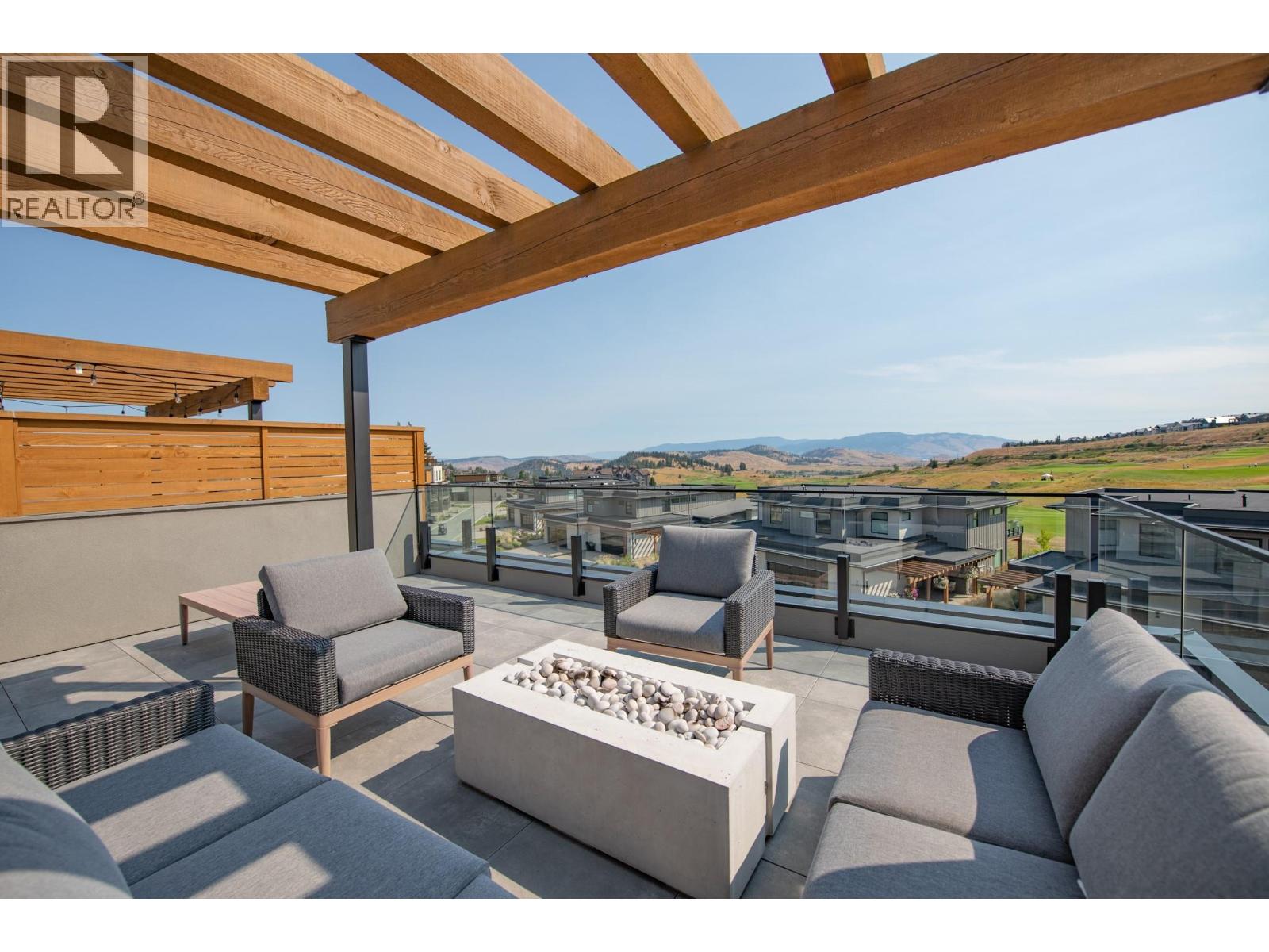 4 105 Predator Ridge Drive, Vernon