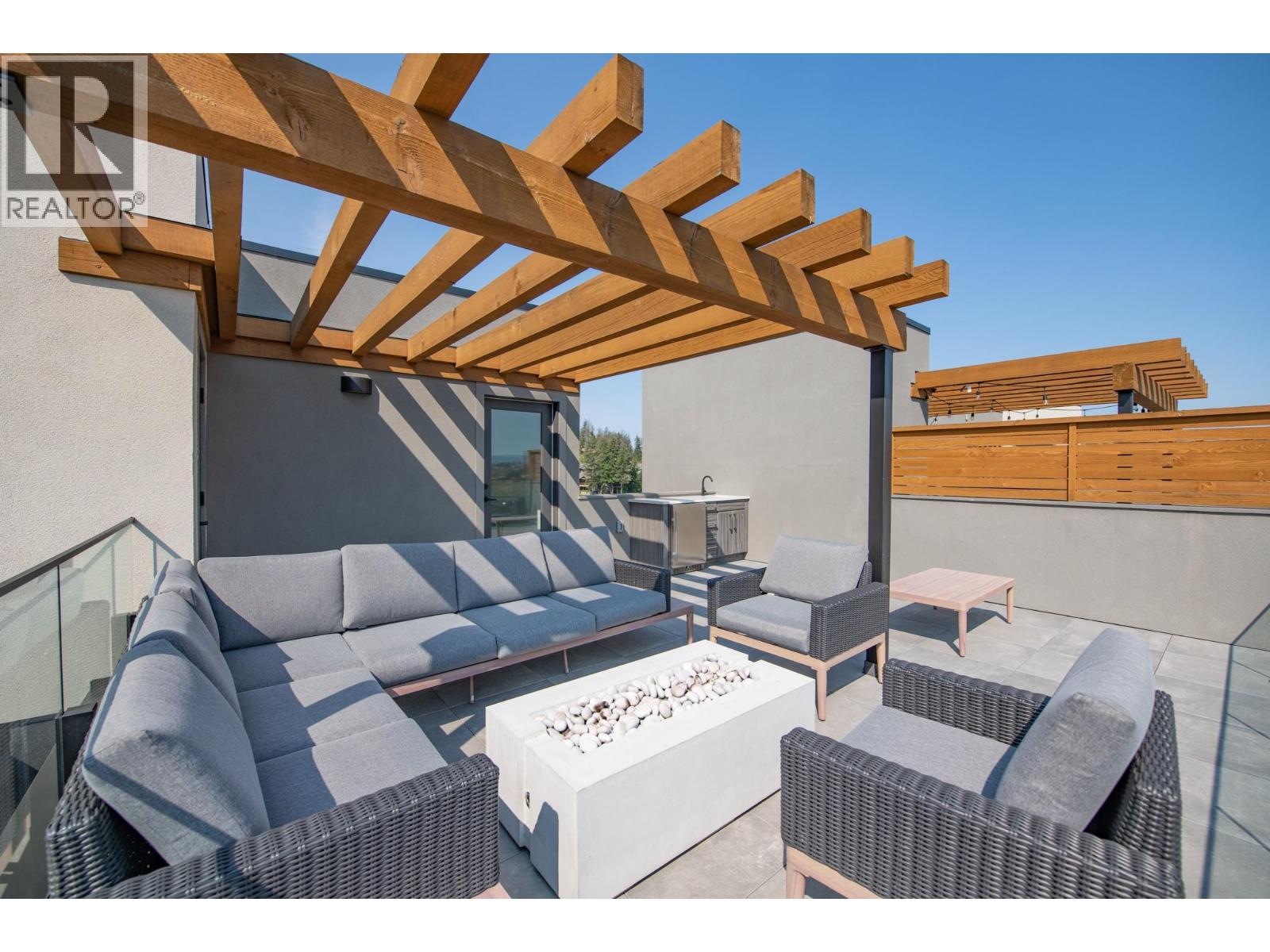 4 105 Predator Ridge Drive, Vernon