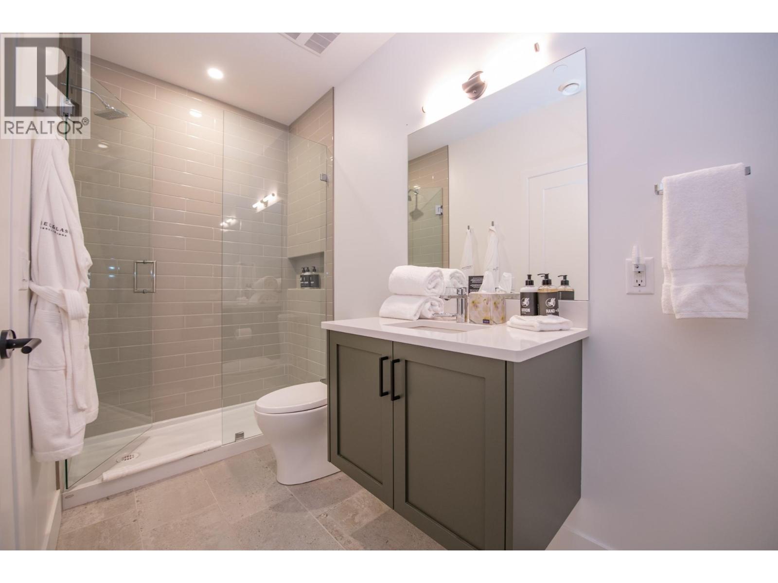 4 105 Predator Ridge Drive, Vernon