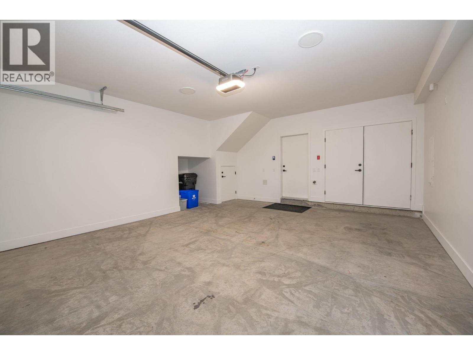 4 105 Predator Ridge Drive, Vernon