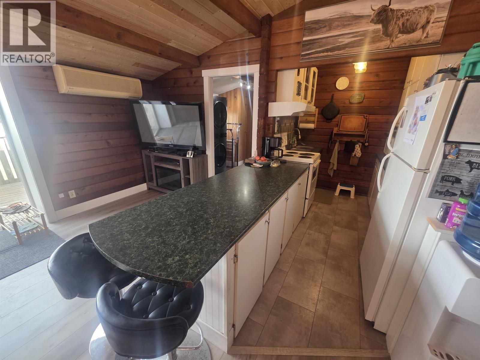 552 KALUM LAKE ROAD, Terrace