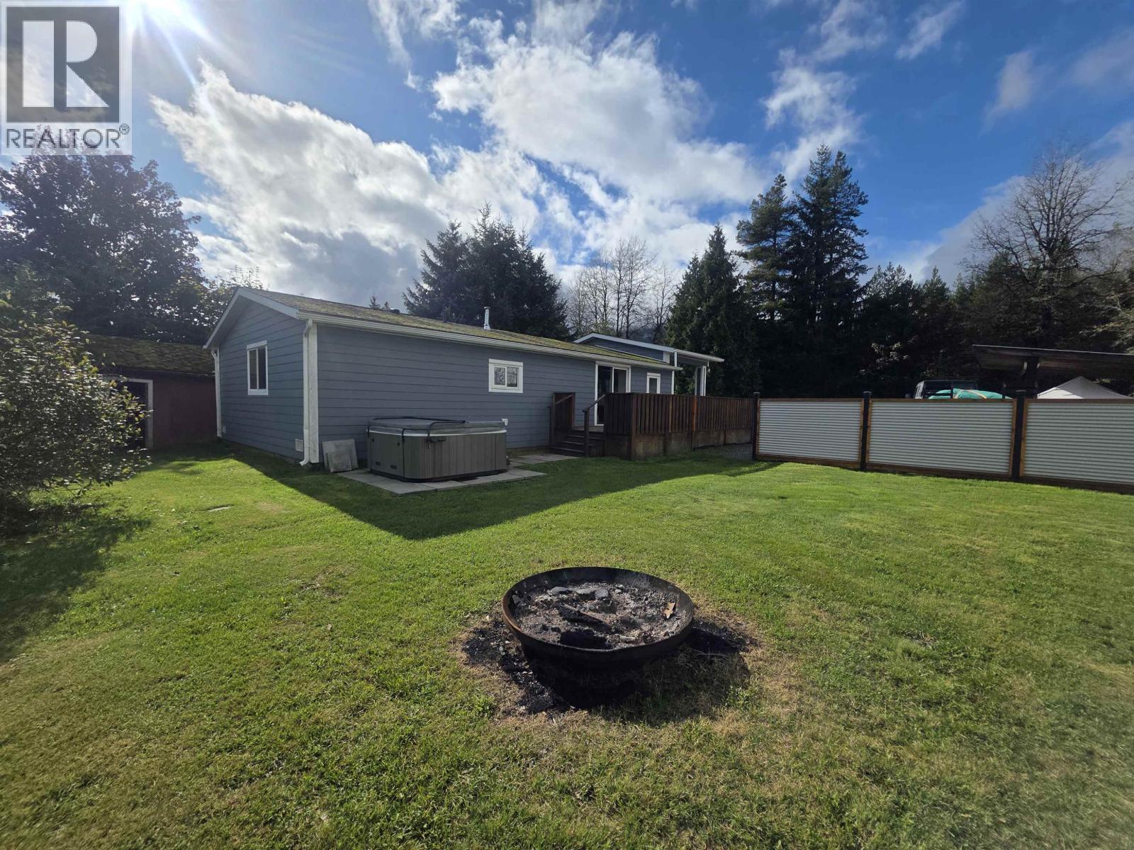 552 KALUM LAKE ROAD, Terrace