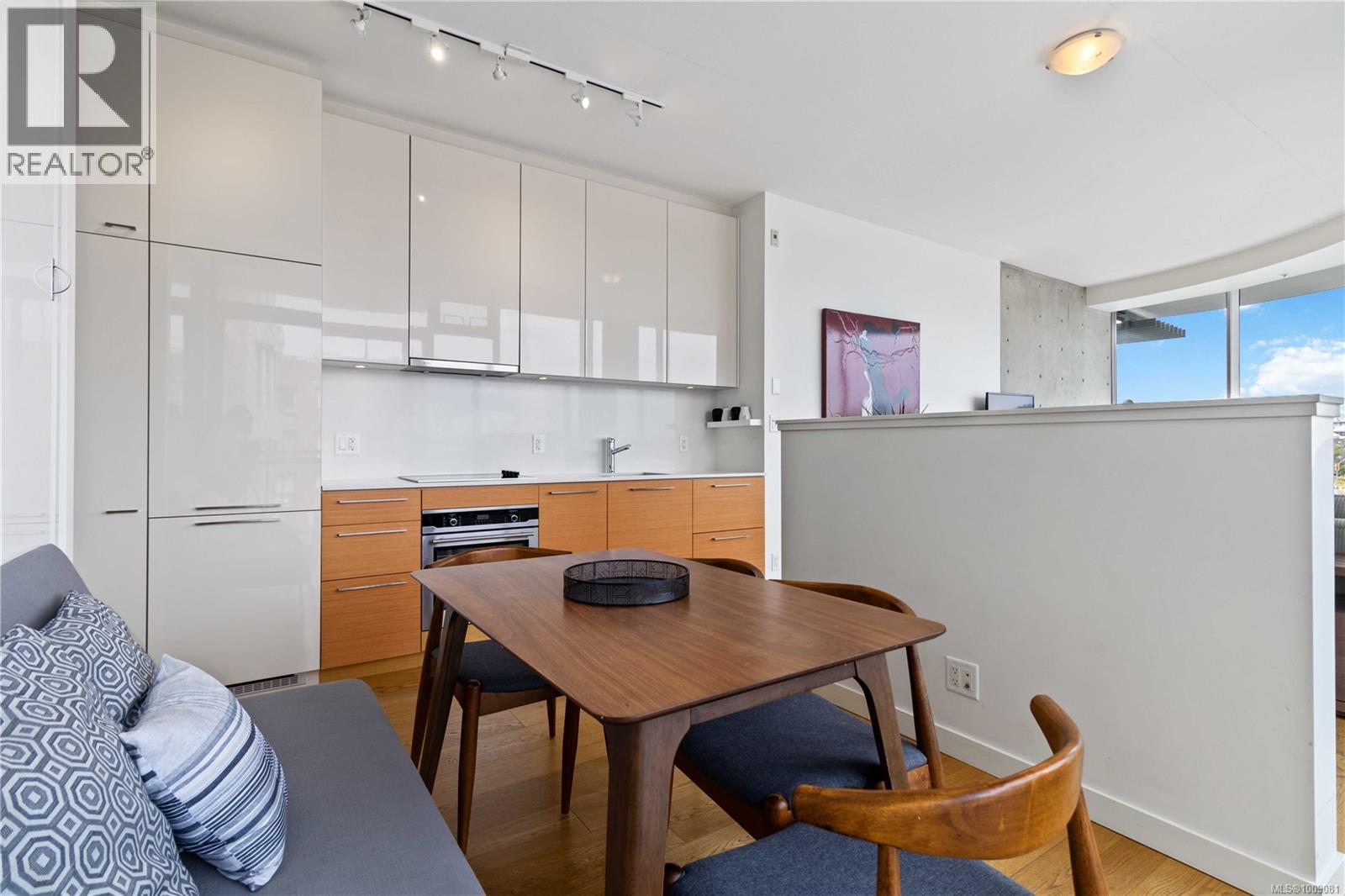 312B 456 Pandora Avenue, Victoria