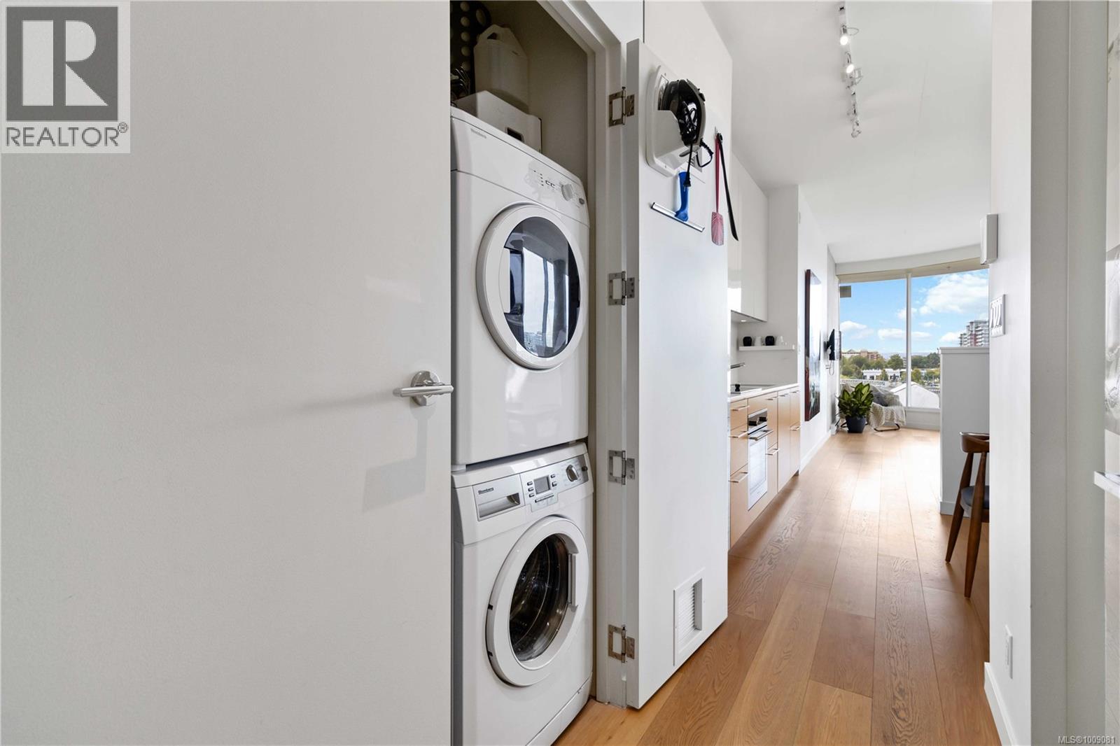 312B 456 Pandora Avenue, Victoria