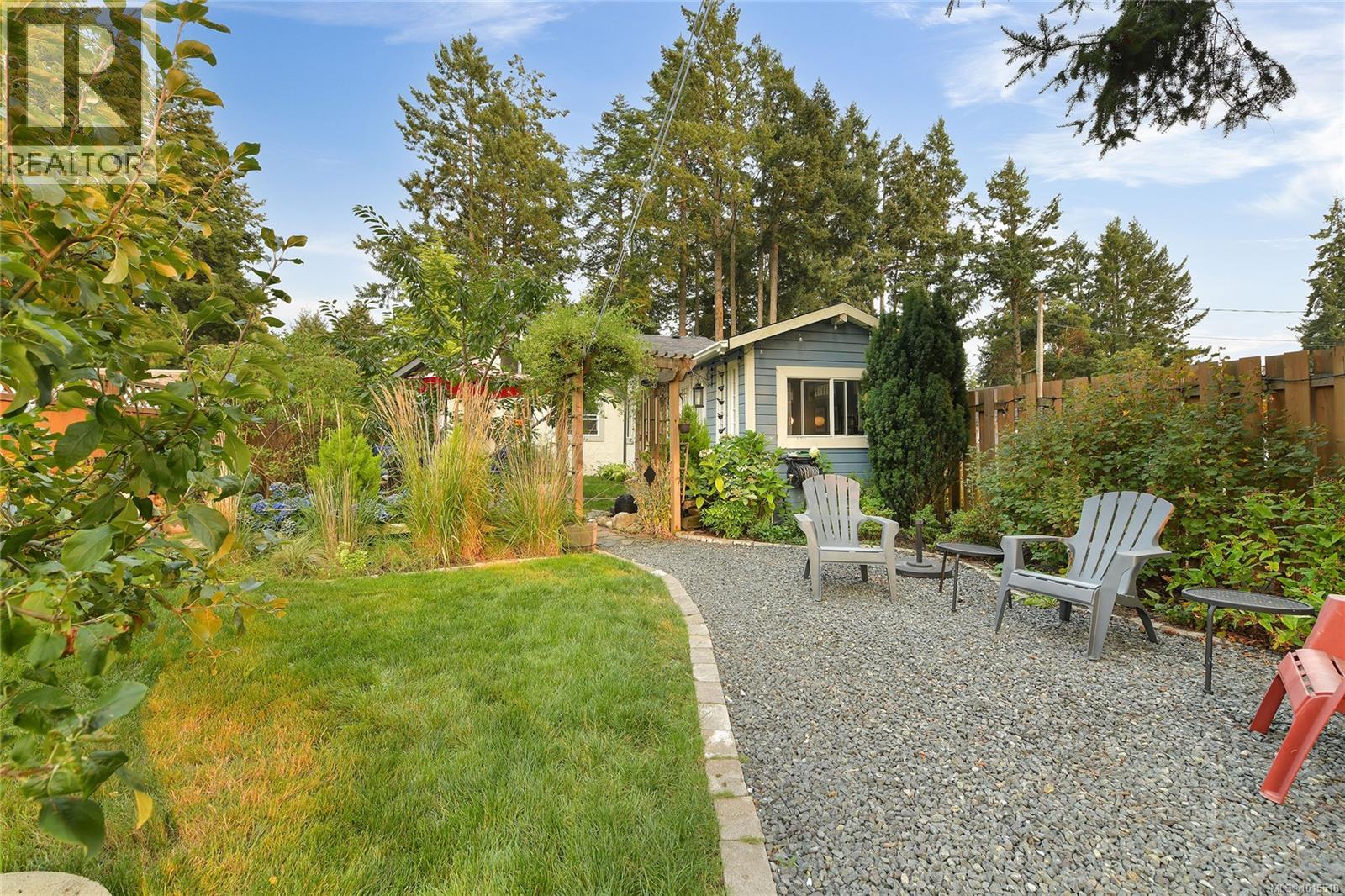  2870 Glen Lake Road, Langford