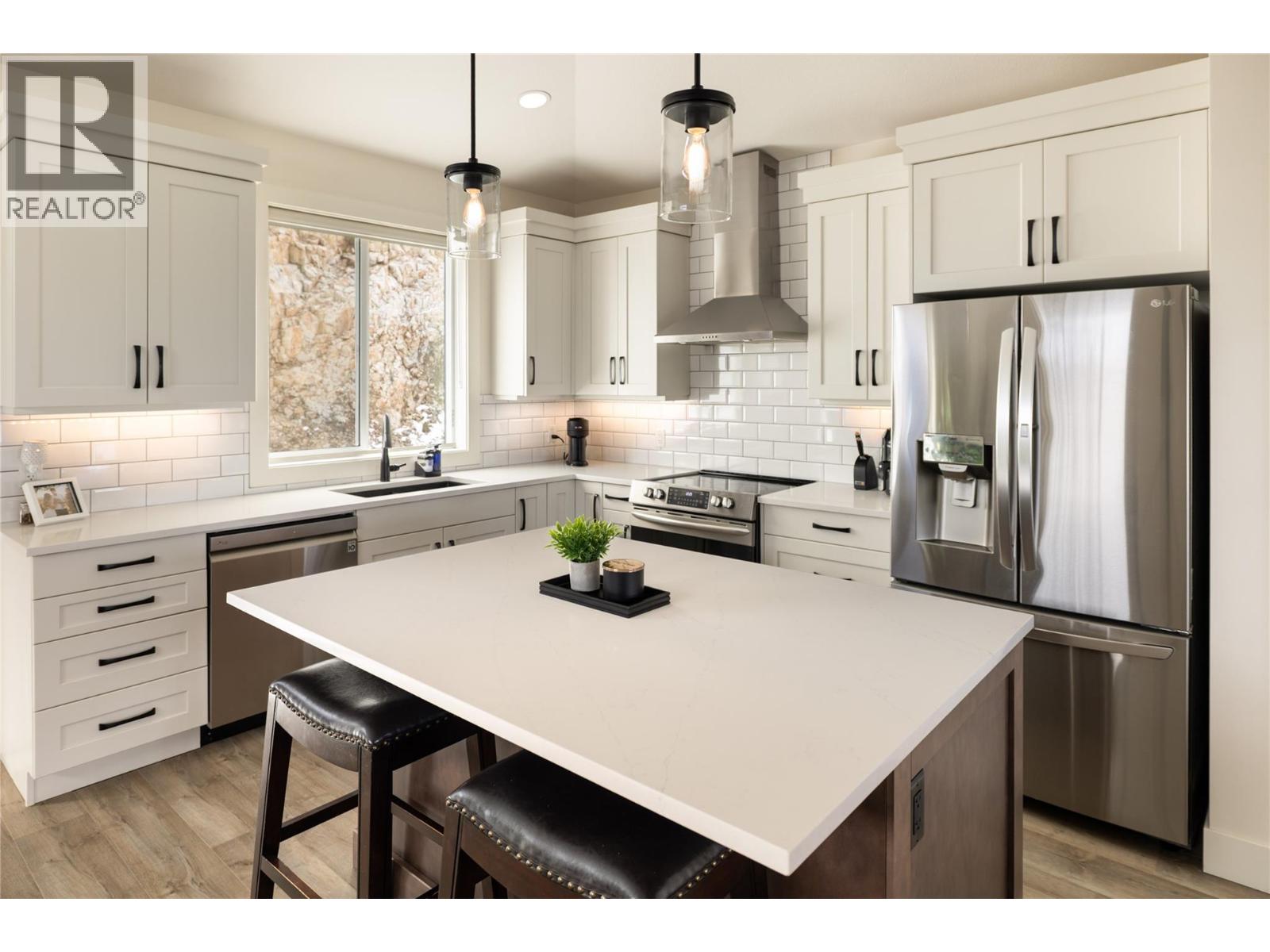  2203 LAVETTA Drive, Kelowna