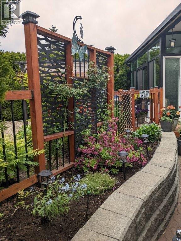 410 415 Commonwealth Road, Kelowna