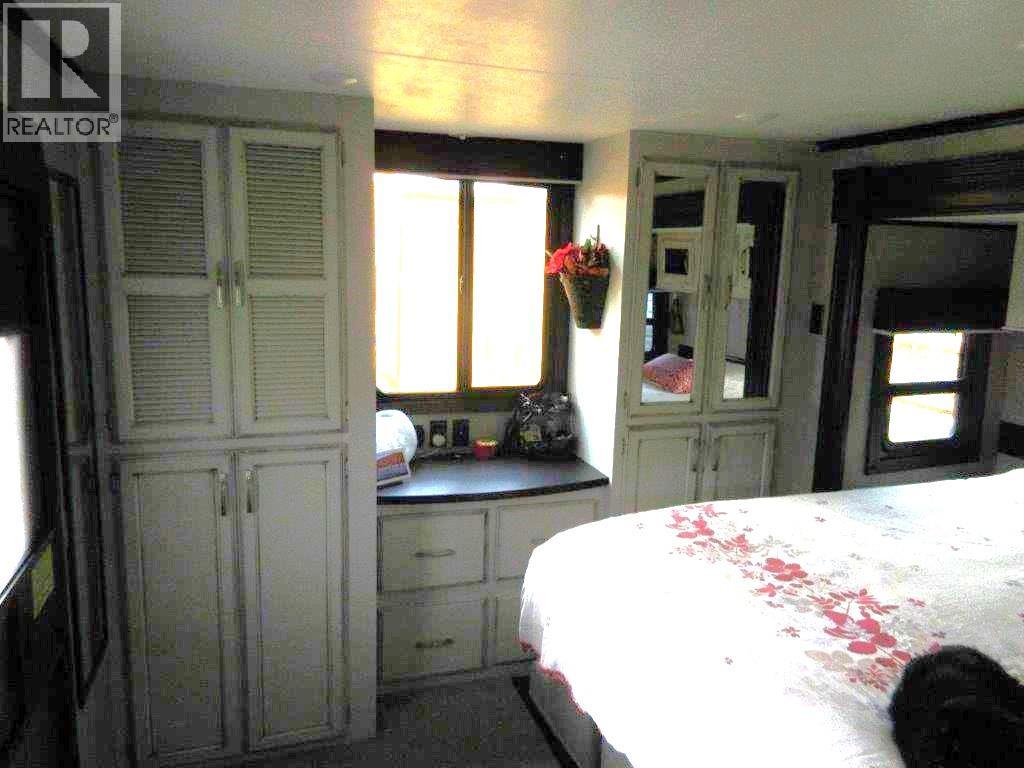 410 415 Commonwealth Road, Kelowna