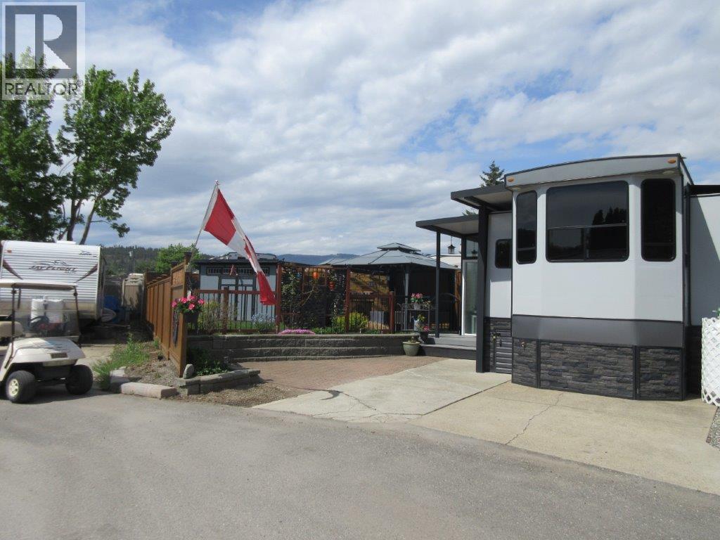 410 415 Commonwealth Road, Kelowna