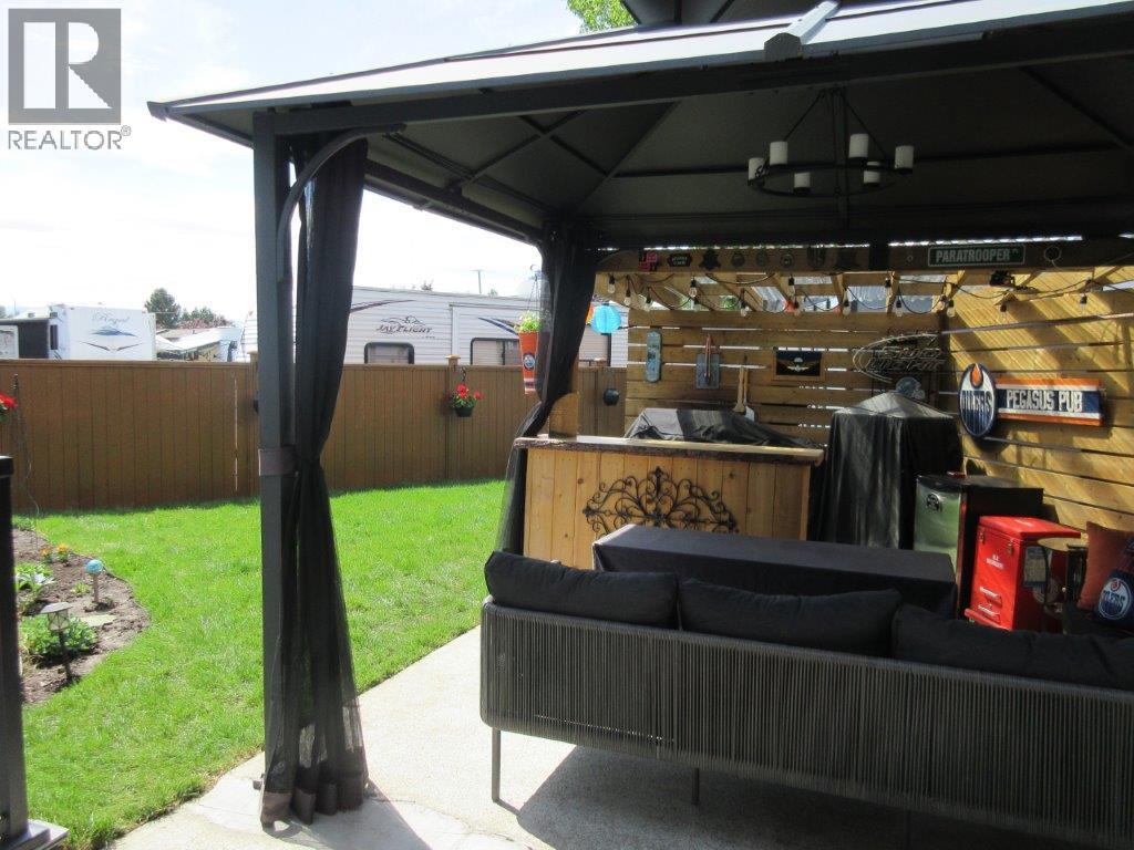 410 415 Commonwealth Road, Kelowna