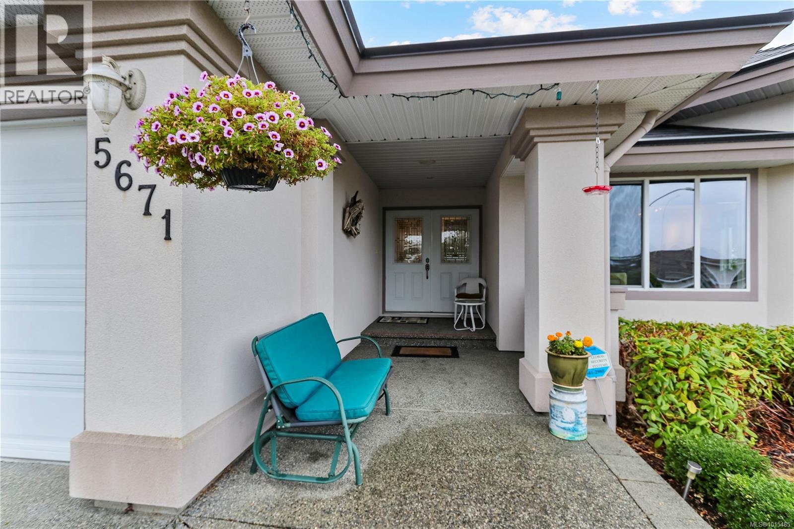 5671 Muggies Way, Nanaimo