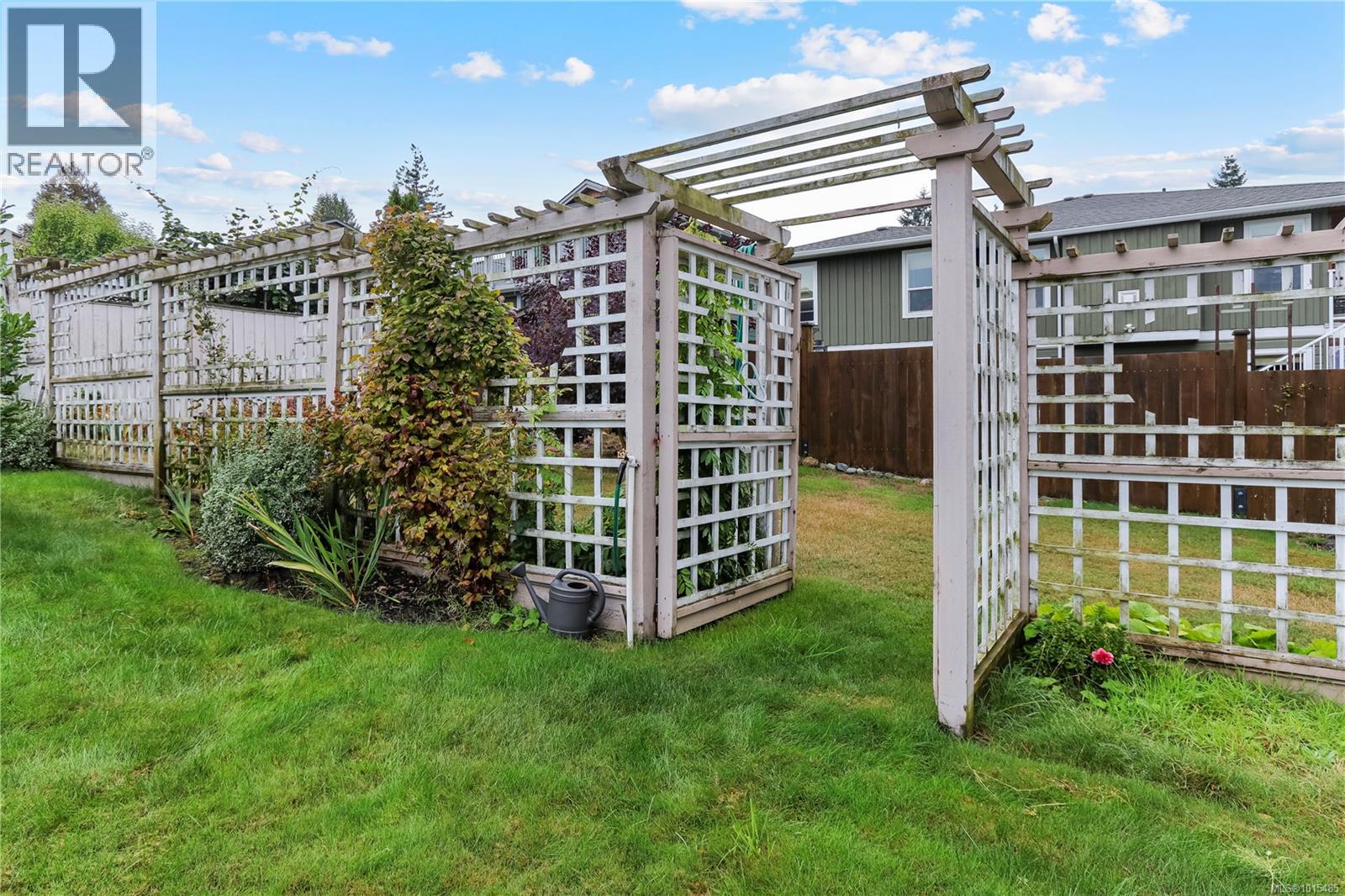5671 Muggies Way, Nanaimo