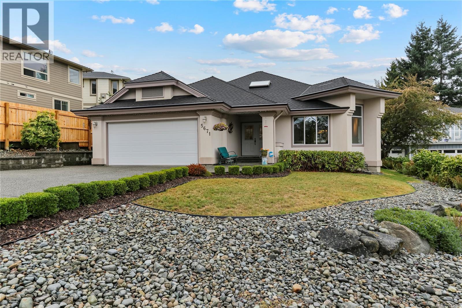 5671 Muggies Way, Nanaimo