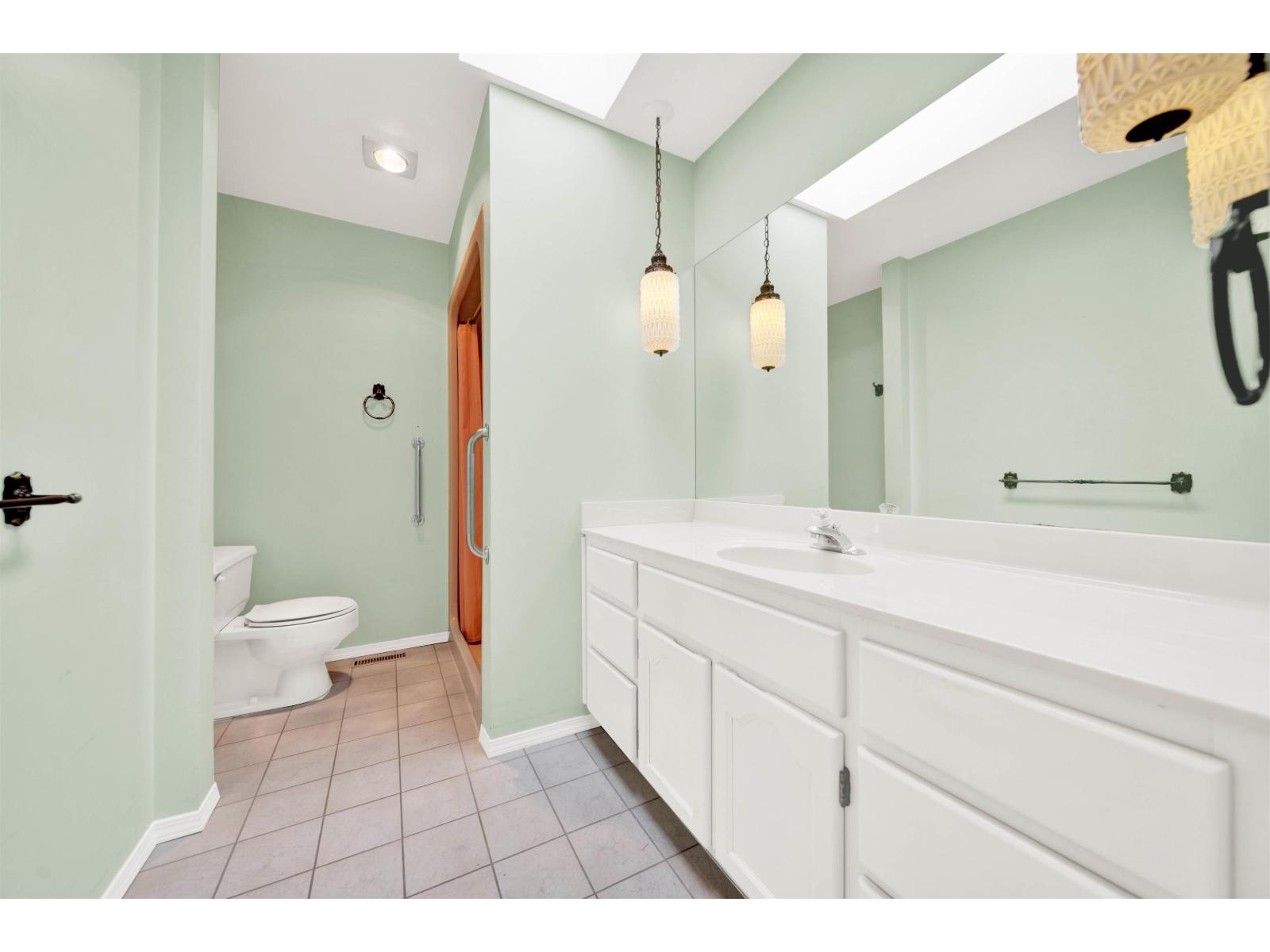 1414 132B STREET, White Rock