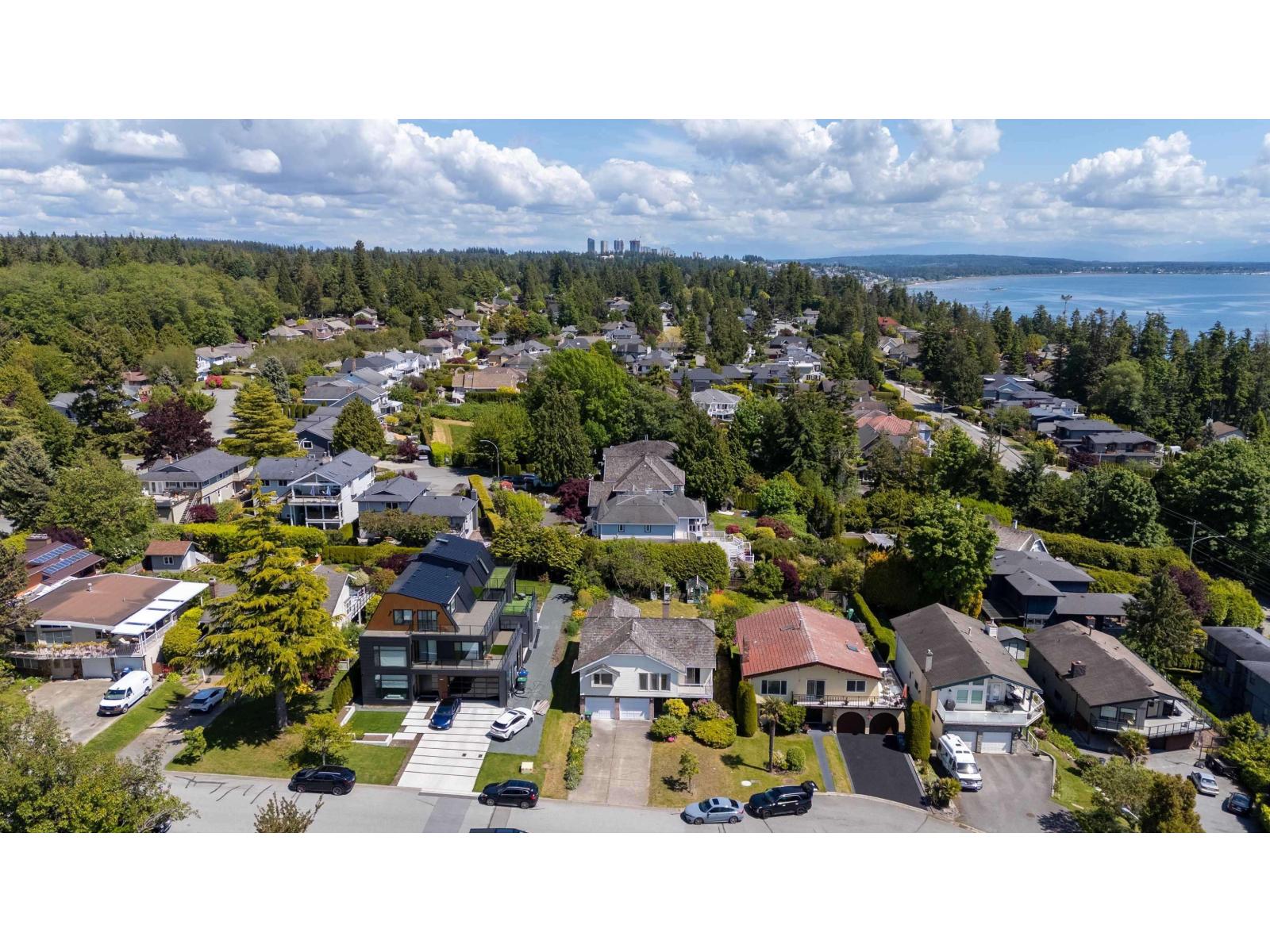 1414 132B STREET, White Rock