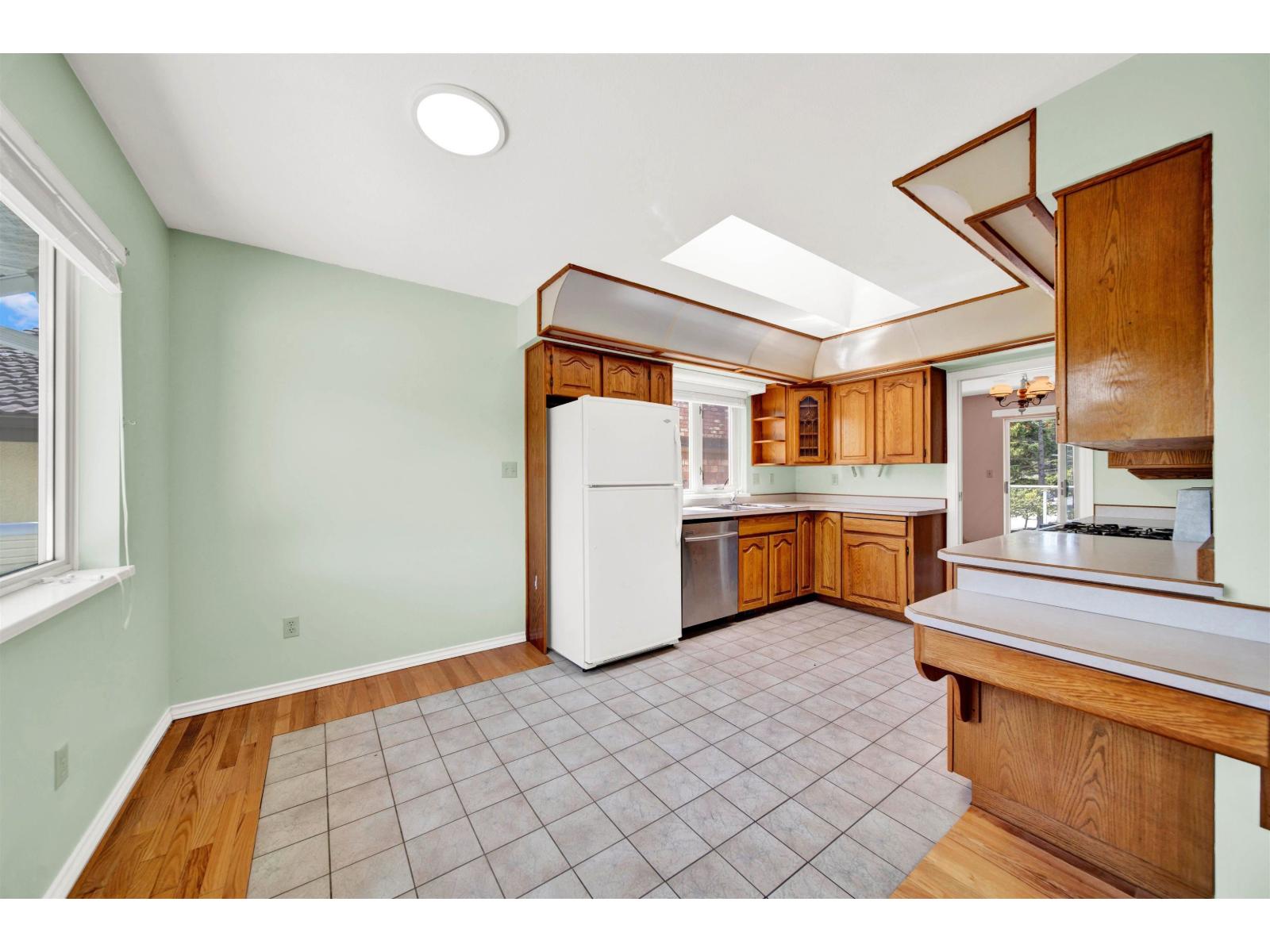 1414 132B STREET, White Rock