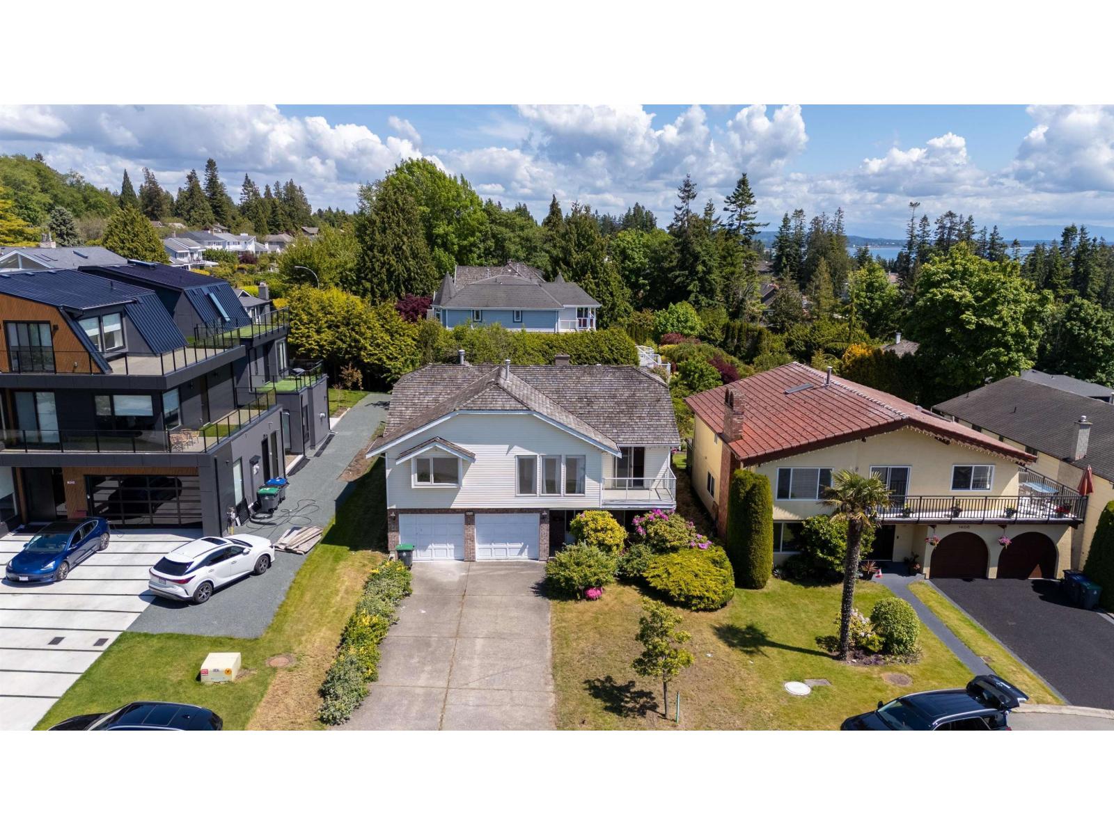 1414 132B STREET, White Rock