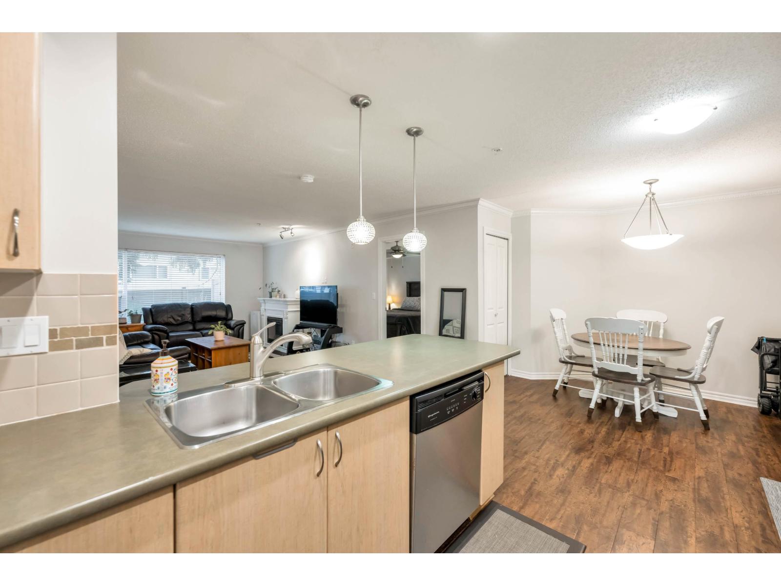 111 2581 LANGDON STREET, Abbotsford