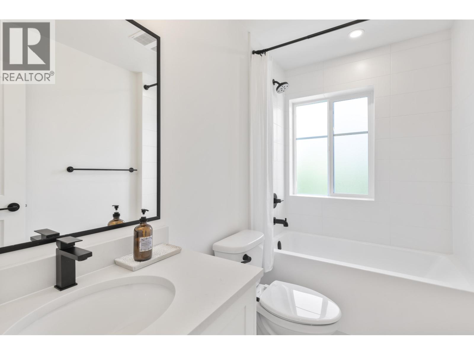 22 23183 136 AVENUE, Maple Ridge