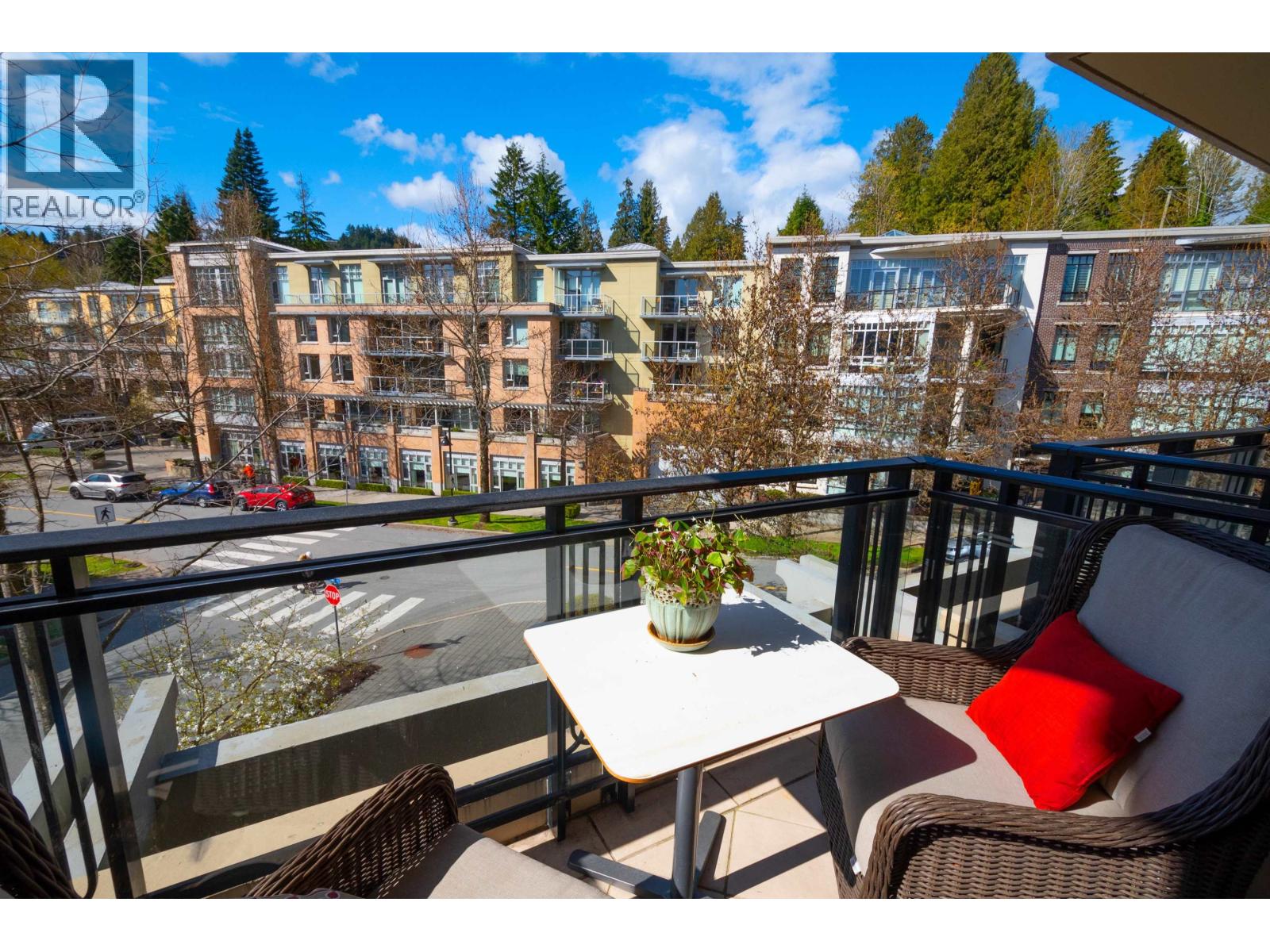 300 533 WATERS EDGE CRESCENT, West Vancouver