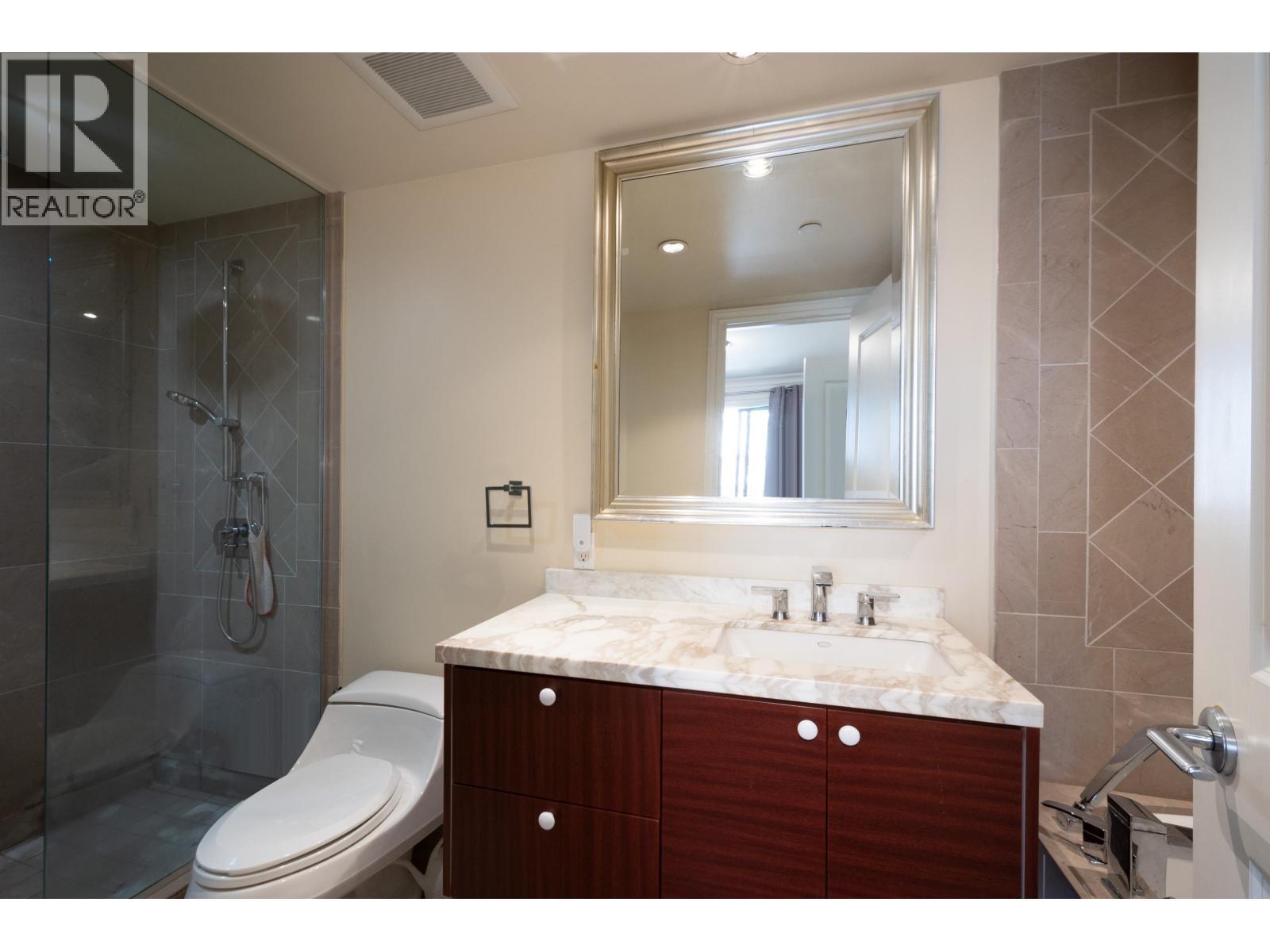 300 533 WATERS EDGE CRESCENT, West Vancouver