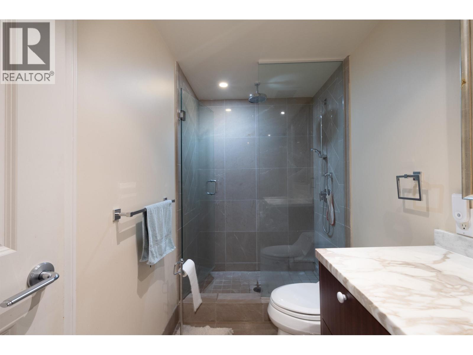 300 533 WATERS EDGE CRESCENT, West Vancouver