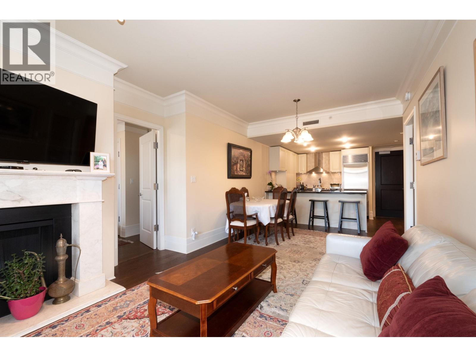 300 533 WATERS EDGE CRESCENT, West Vancouver