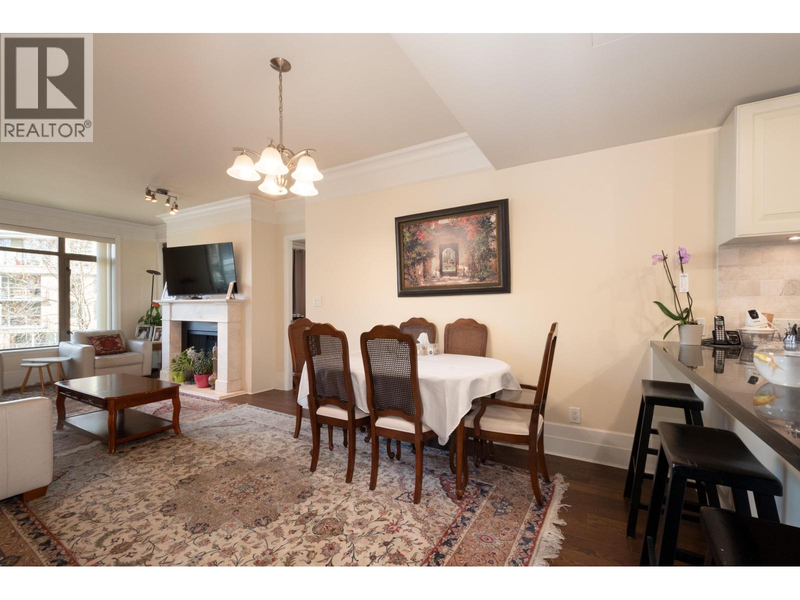 300 533 WATERS EDGE CRESCENT, West Vancouver