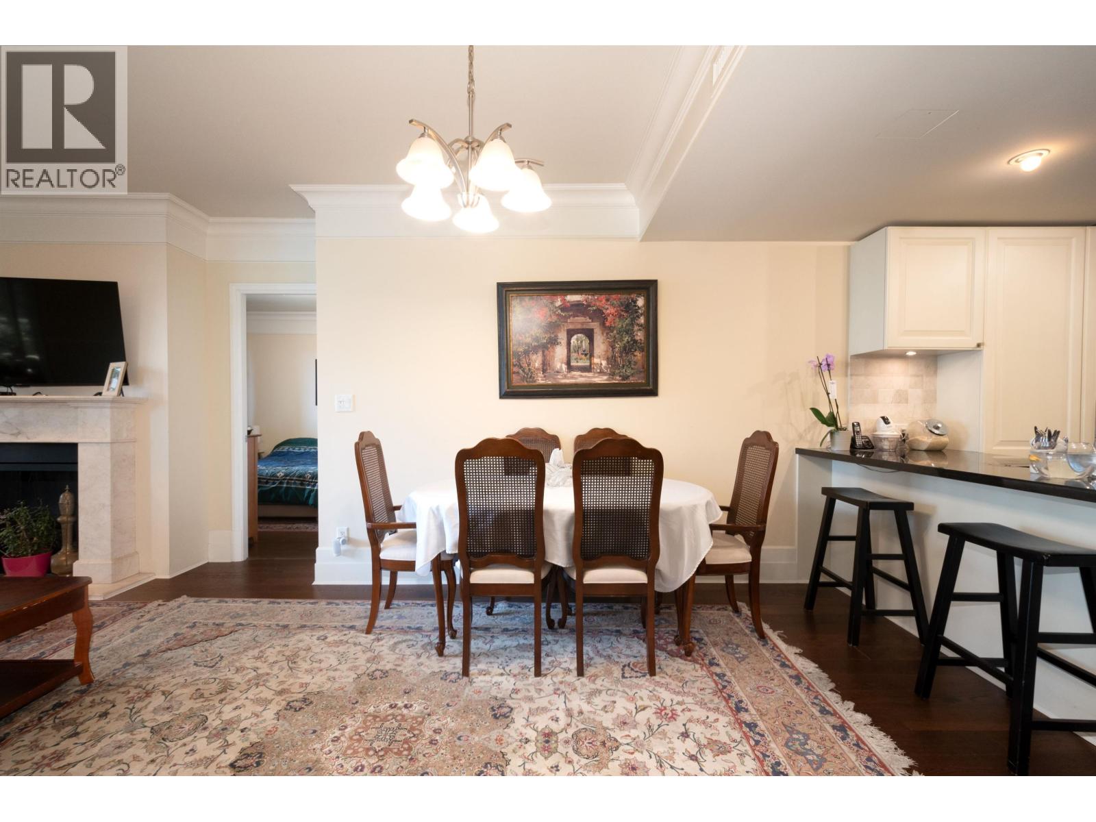 300 533 WATERS EDGE CRESCENT, West Vancouver