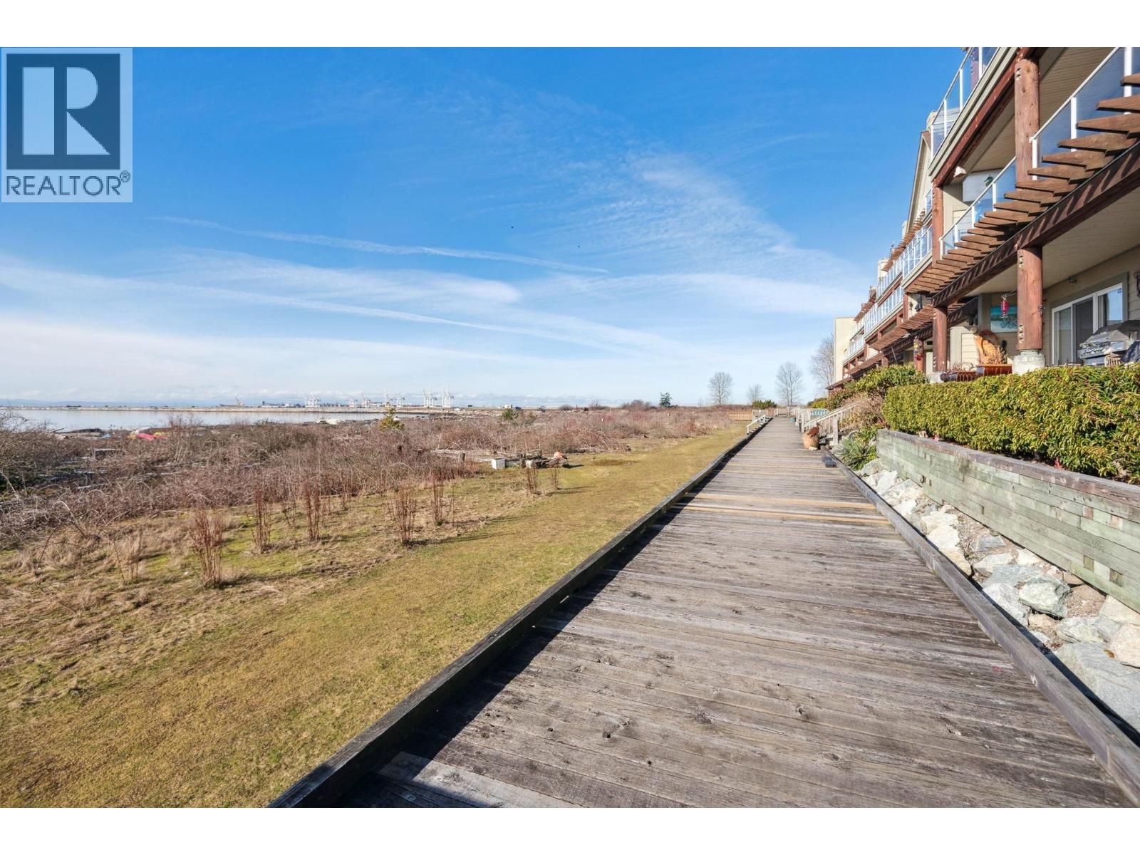 #210-1120 TSATSU SHORES Drive, Tsawwassen