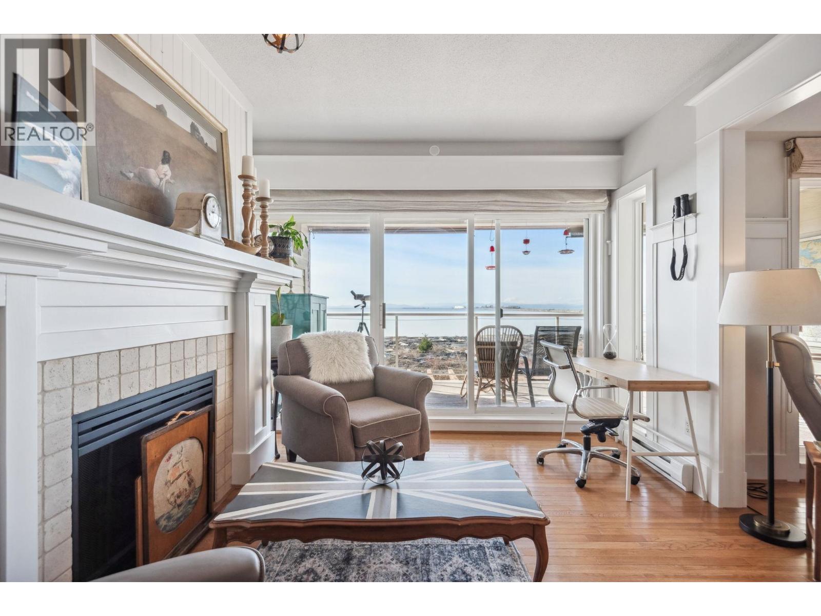 #210-1120 TSATSU SHORES Drive, Tsawwassen