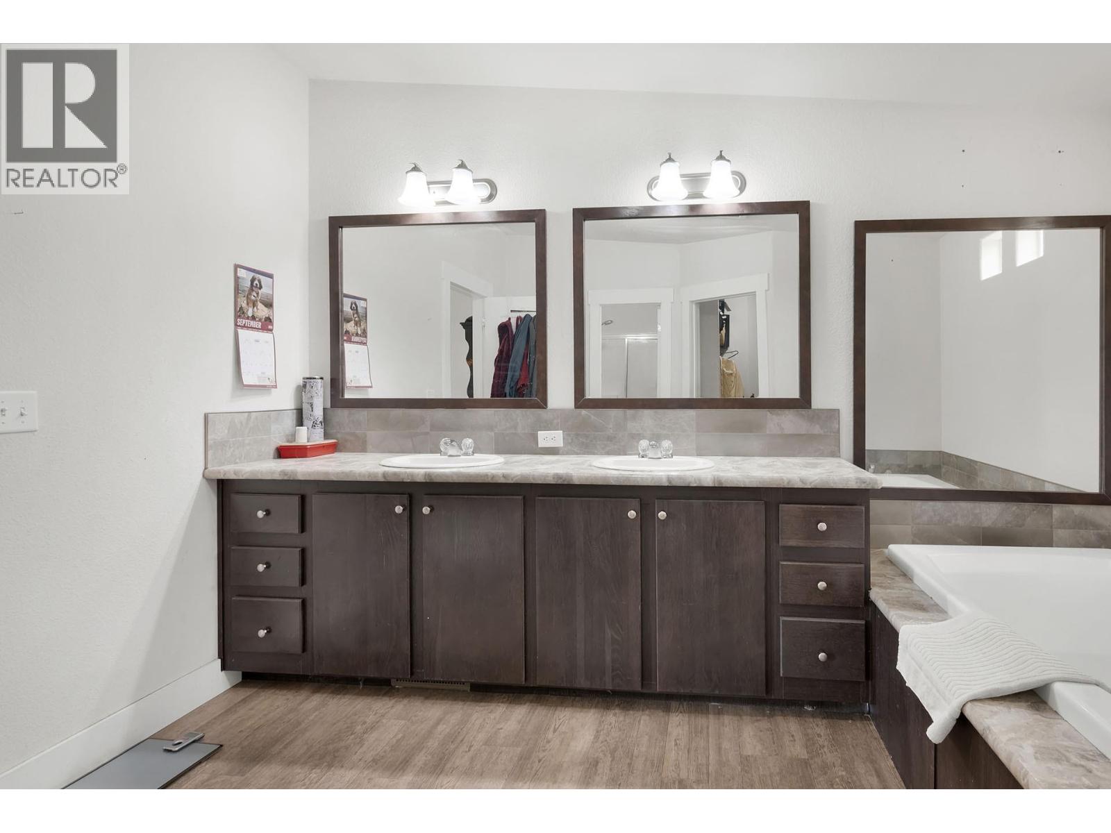  2804 Auldgirth Road, Clearwater