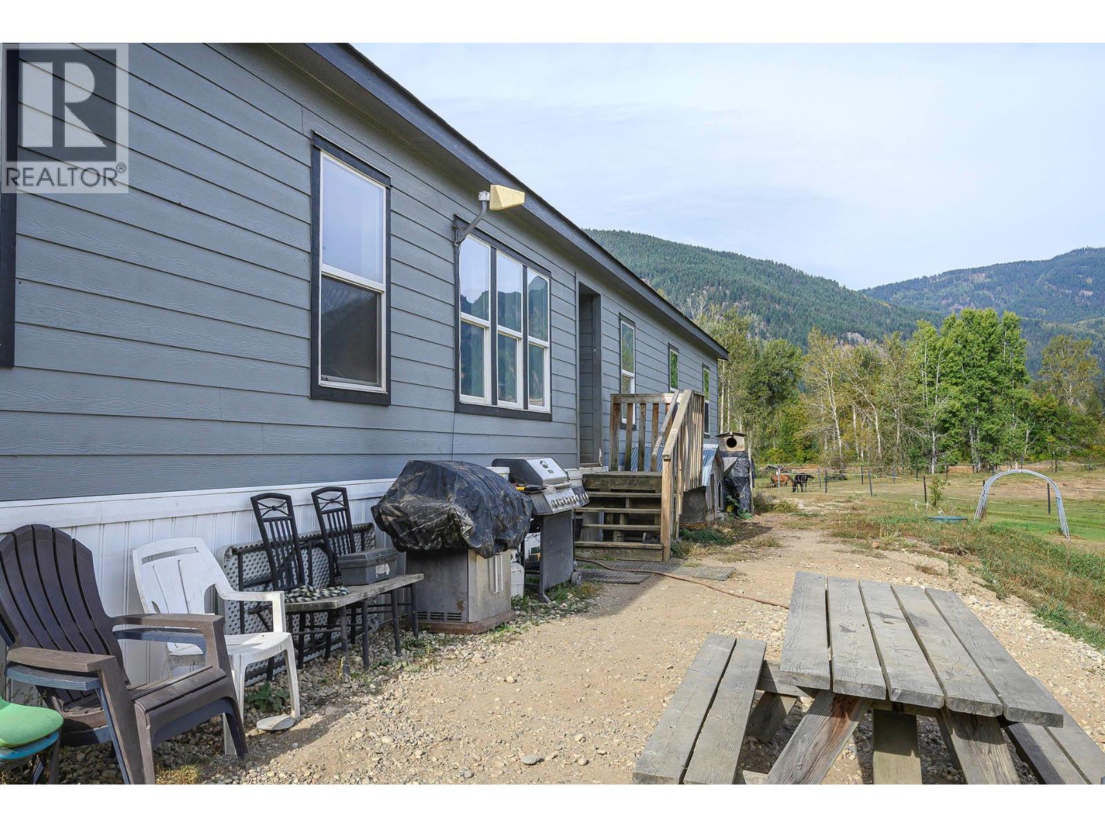  2804 Auldgirth Road, Clearwater