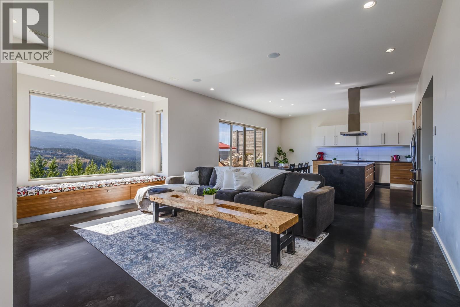  1040 Henderson Drive, Kelowna