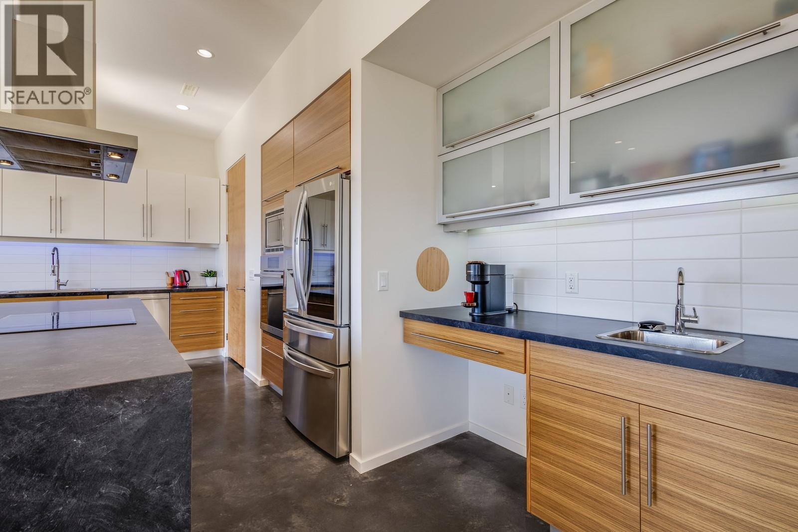  1040 Henderson Drive, Kelowna