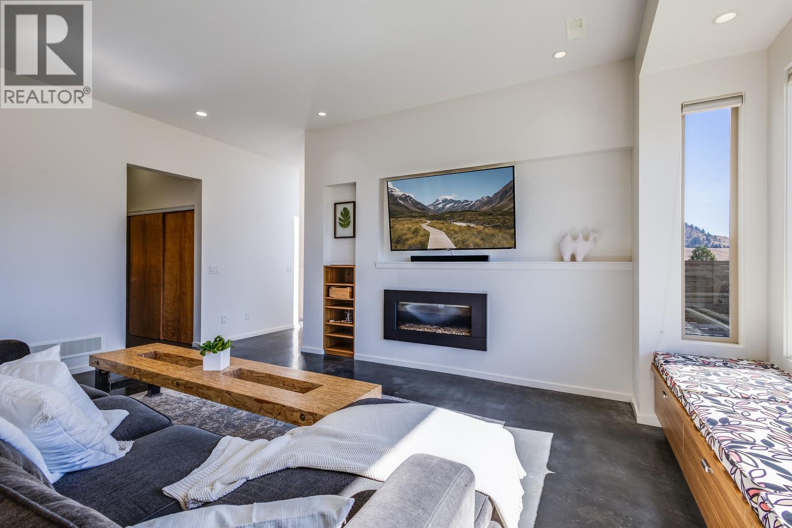  1040 Henderson Drive, Kelowna