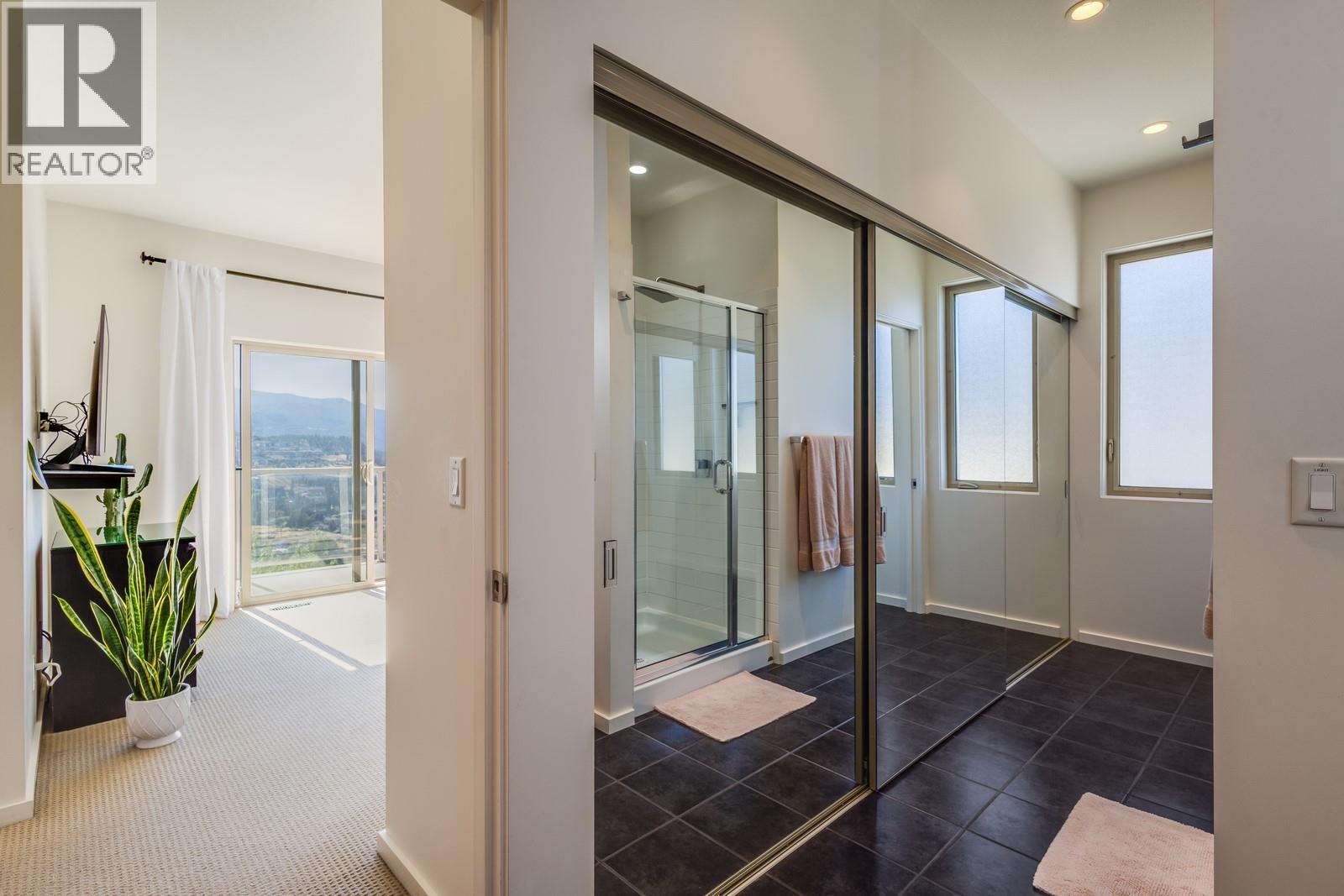  1040 Henderson Drive, Kelowna