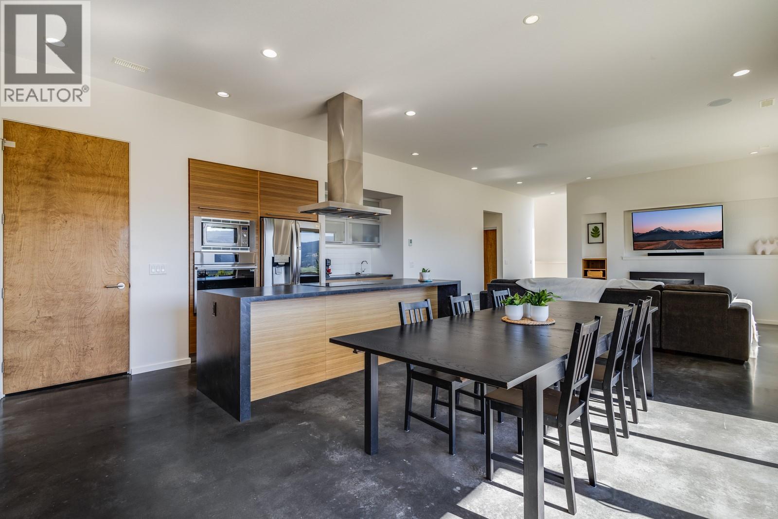  1040 Henderson Drive, Kelowna