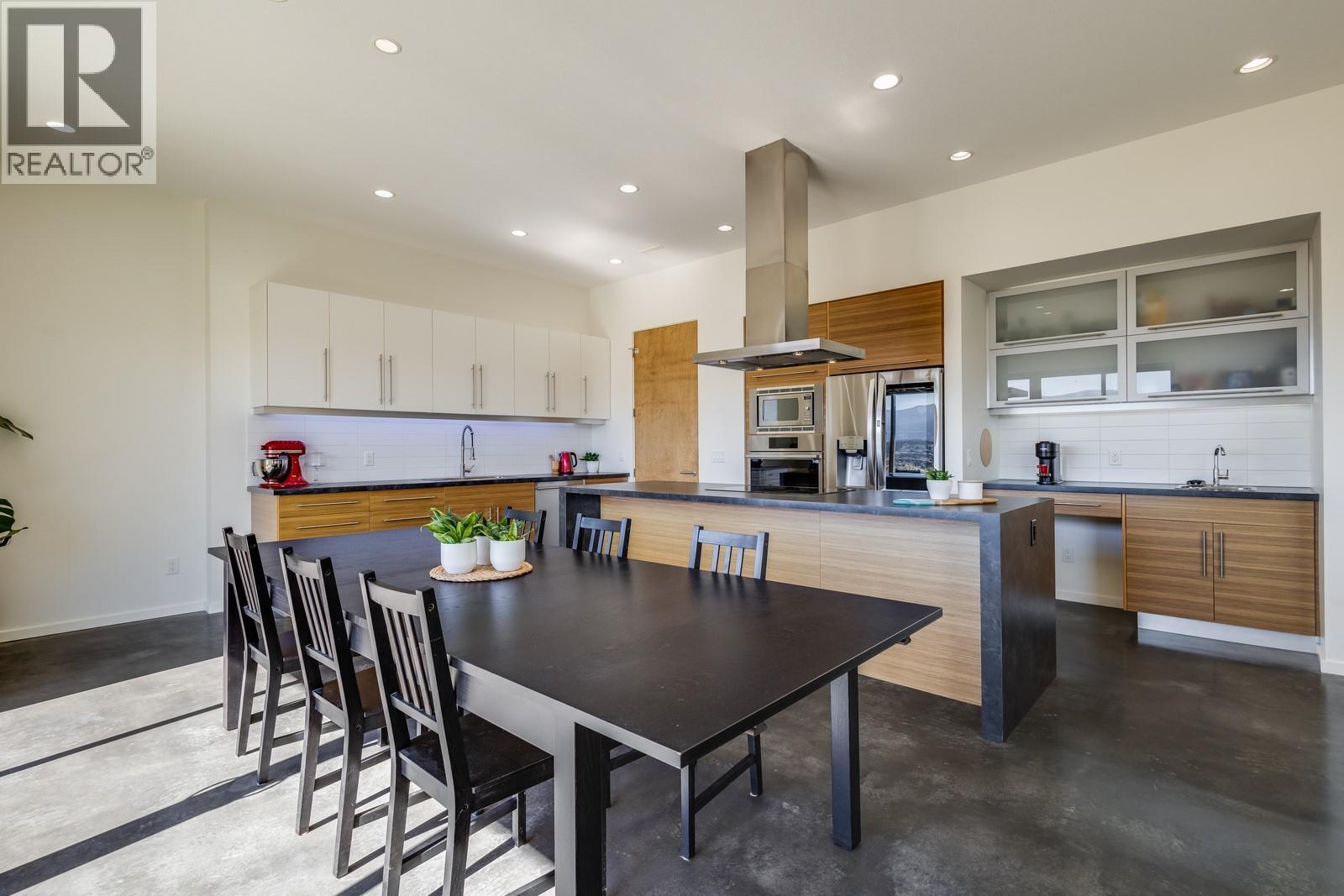  1040 Henderson Drive, Kelowna