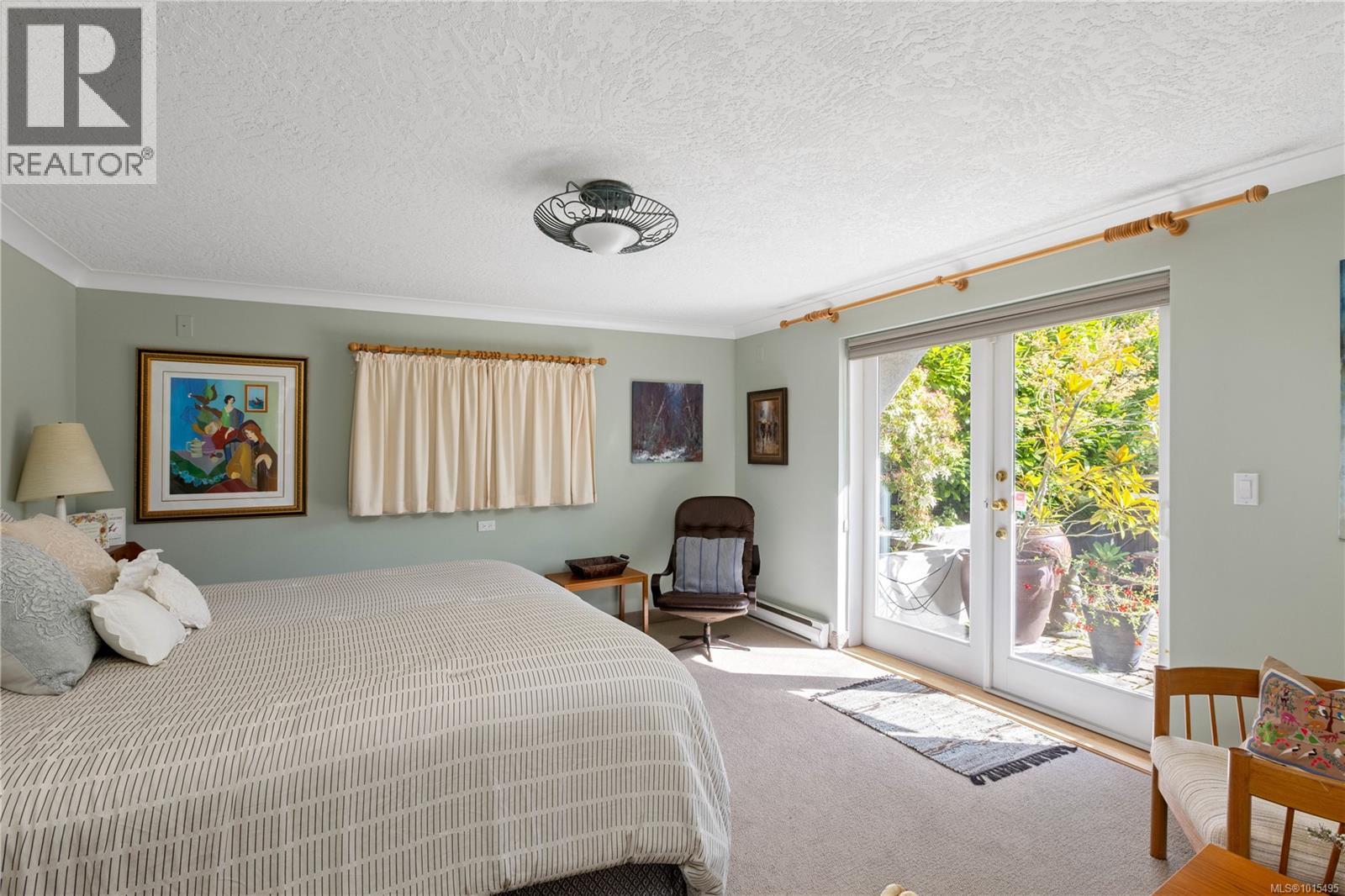  3331 Woodburn Avenue, Oak Bay
