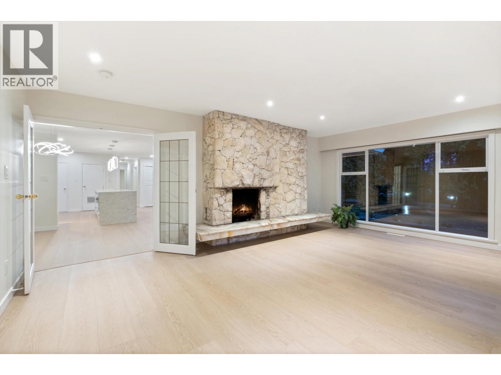 441 SOUTHBOROUGH DRIVE, West Vancouver