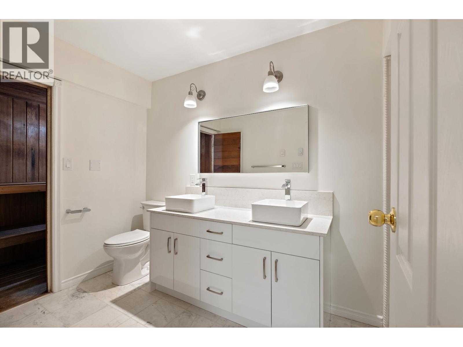 441 SOUTHBOROUGH DRIVE, West Vancouver