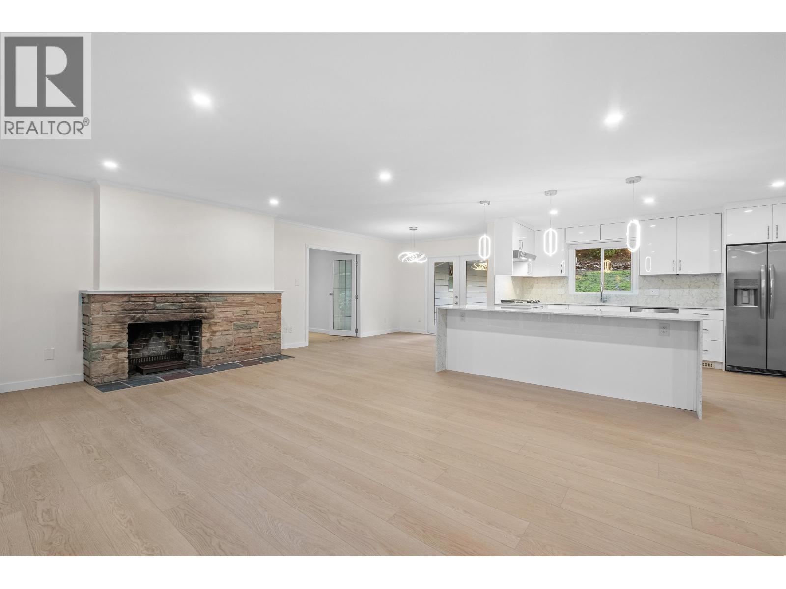 441 SOUTHBOROUGH DRIVE, West Vancouver