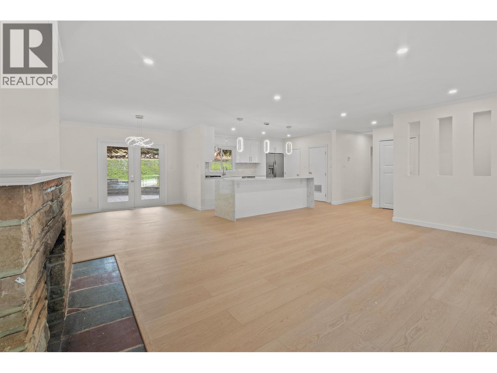 441 SOUTHBOROUGH DRIVE, West Vancouver