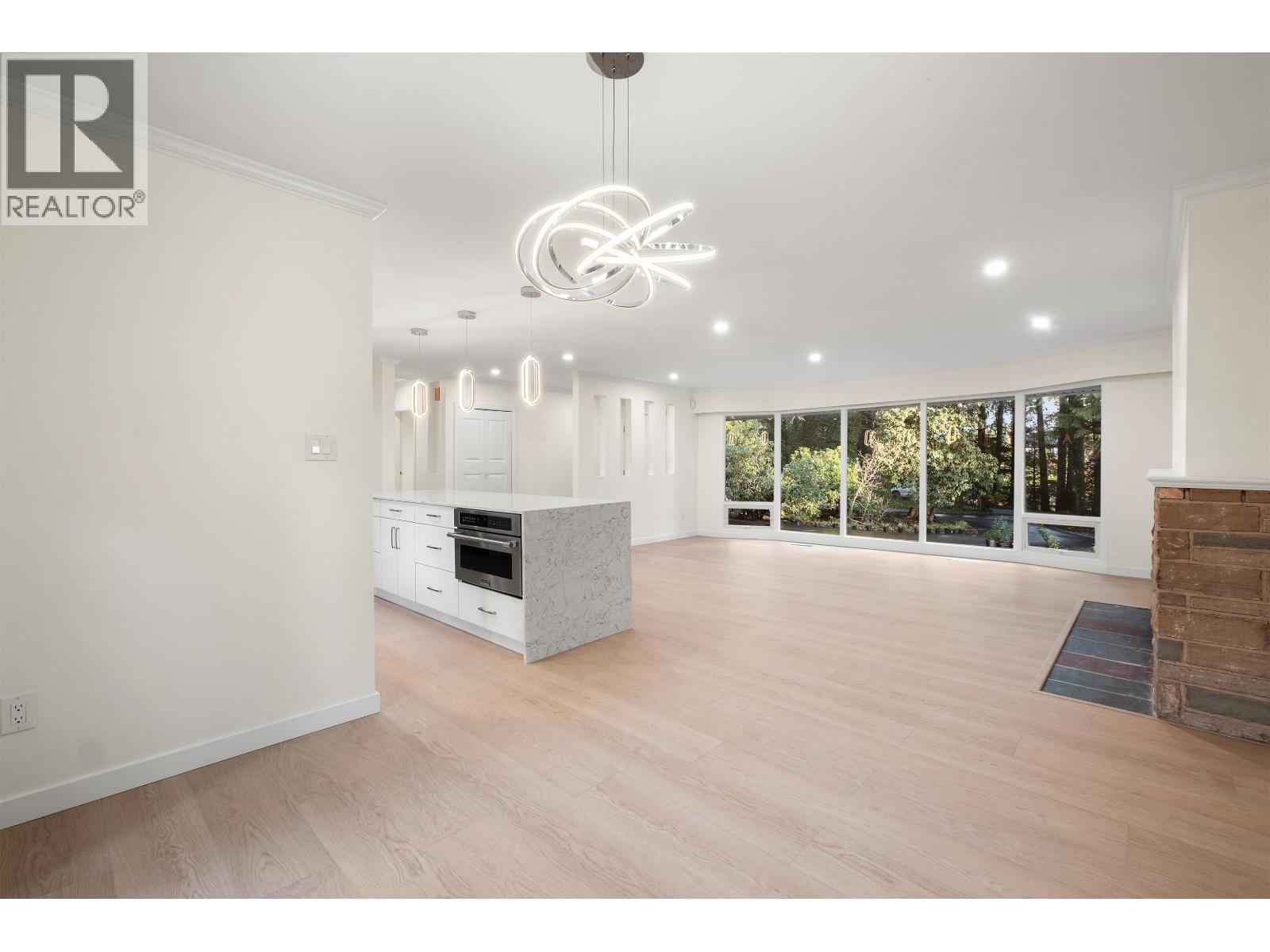 441 SOUTHBOROUGH DRIVE, West Vancouver