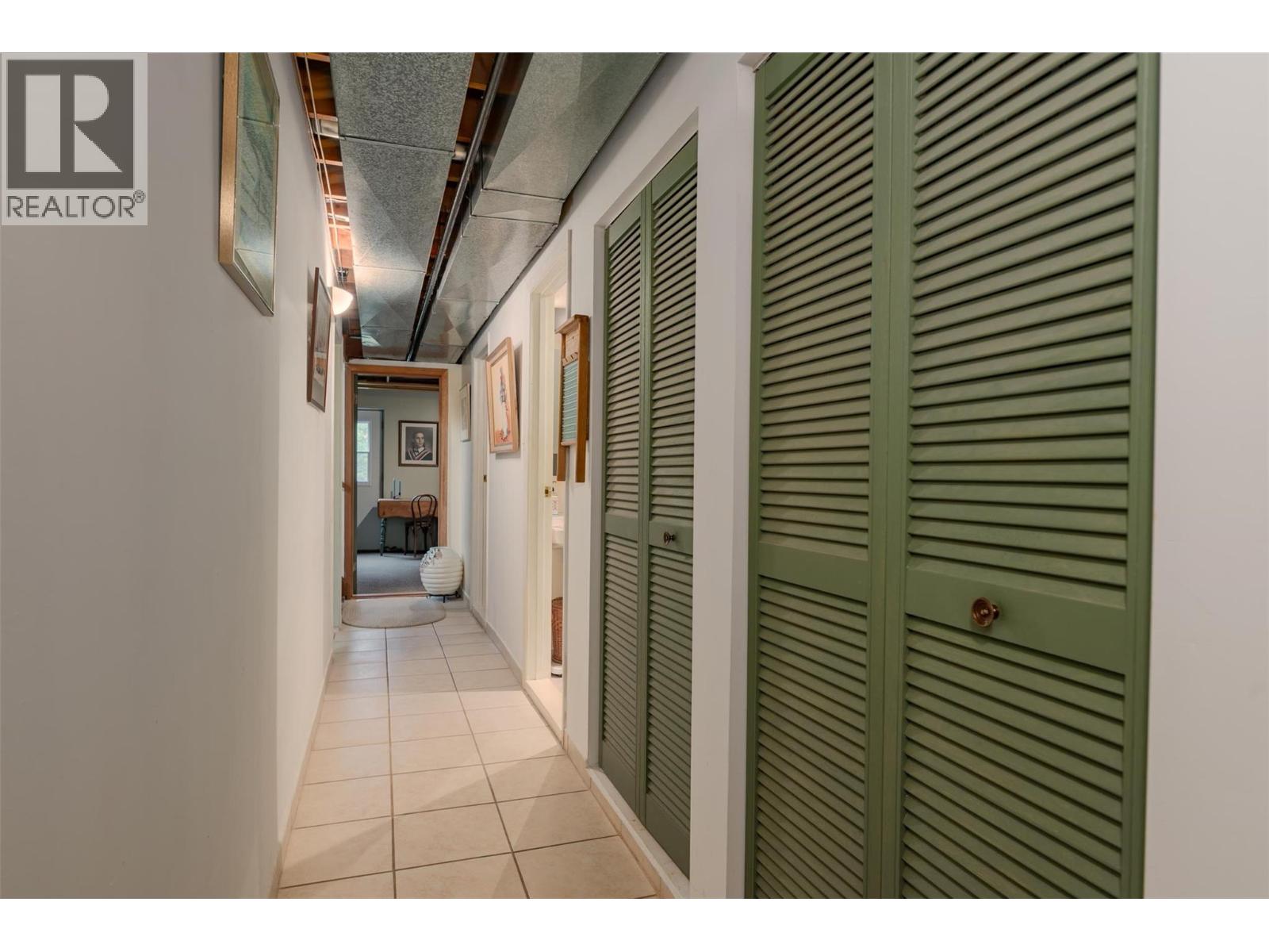 2083 Green Road, Fruitvale