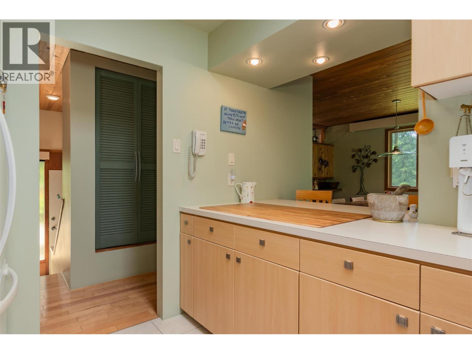 2083 Green Road, Fruitvale