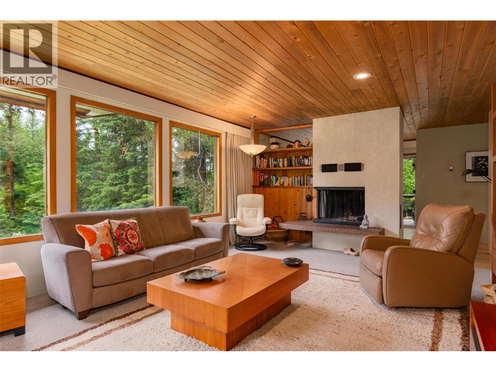 2083 Green Road, Fruitvale