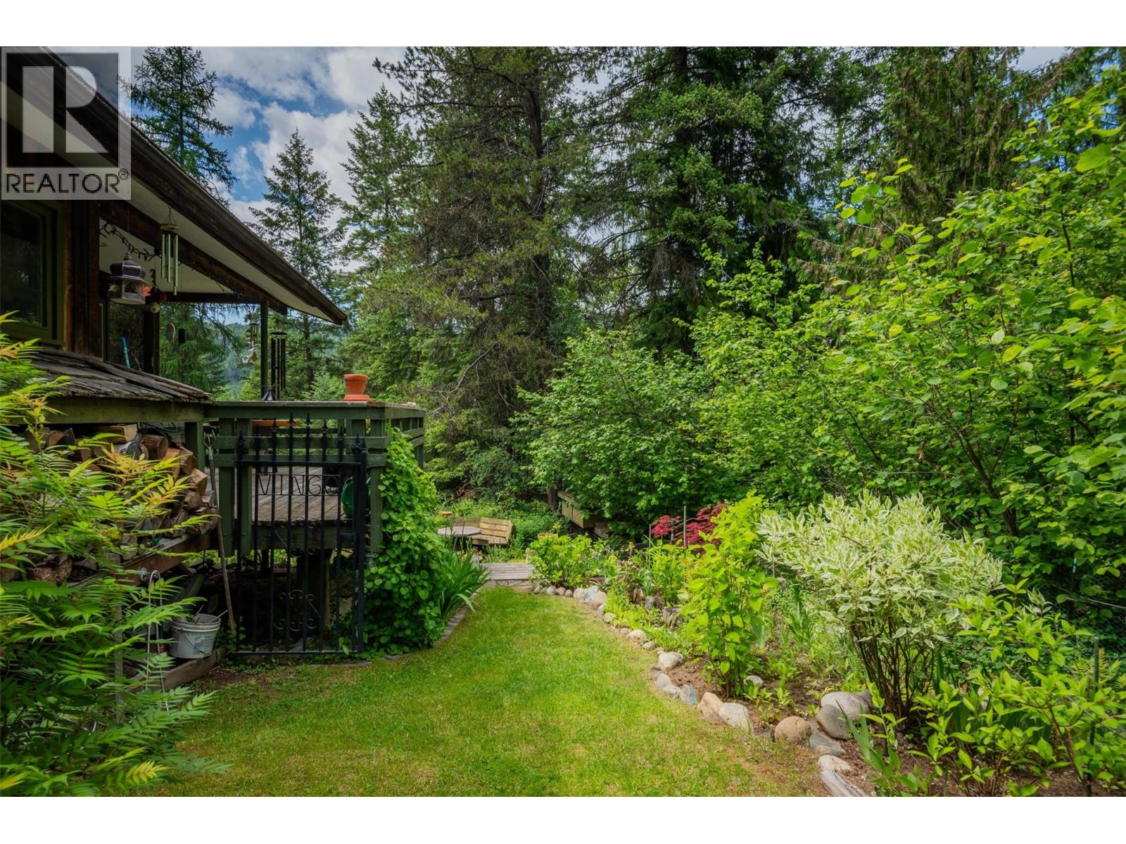 2083 Green Road, Fruitvale