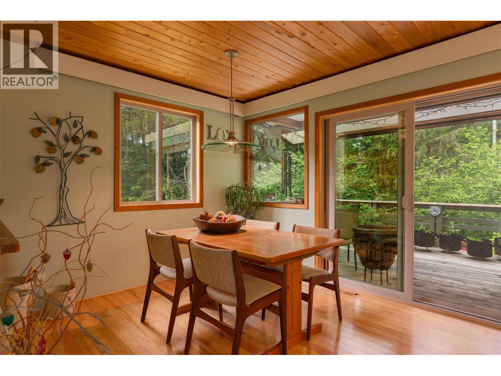 2083 Green Road, Fruitvale